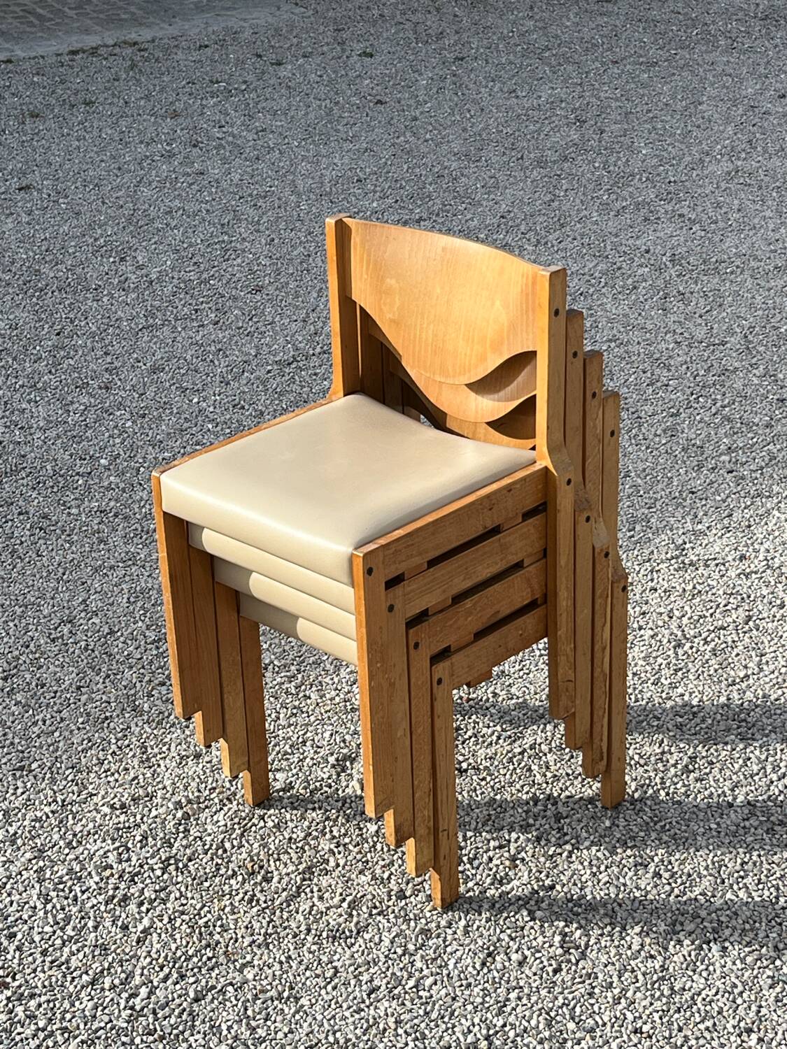 Set of 4 chairs in pine and beige skai / Horgen - Glarus