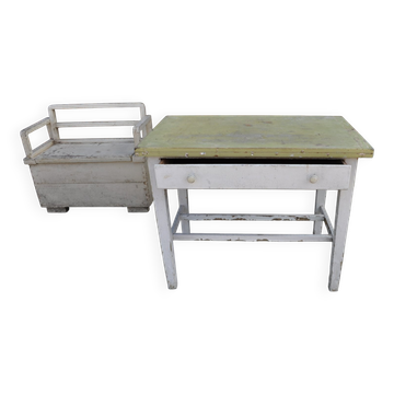 Table à manger extensible rustique en bois blanc avec un plateau en olivier, années 1950.