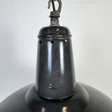 Lampe à suspension industrielle en émail gris foncé français, années 1960