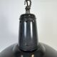 Lampe à suspension industrielle en émail gris foncé français, années 1960