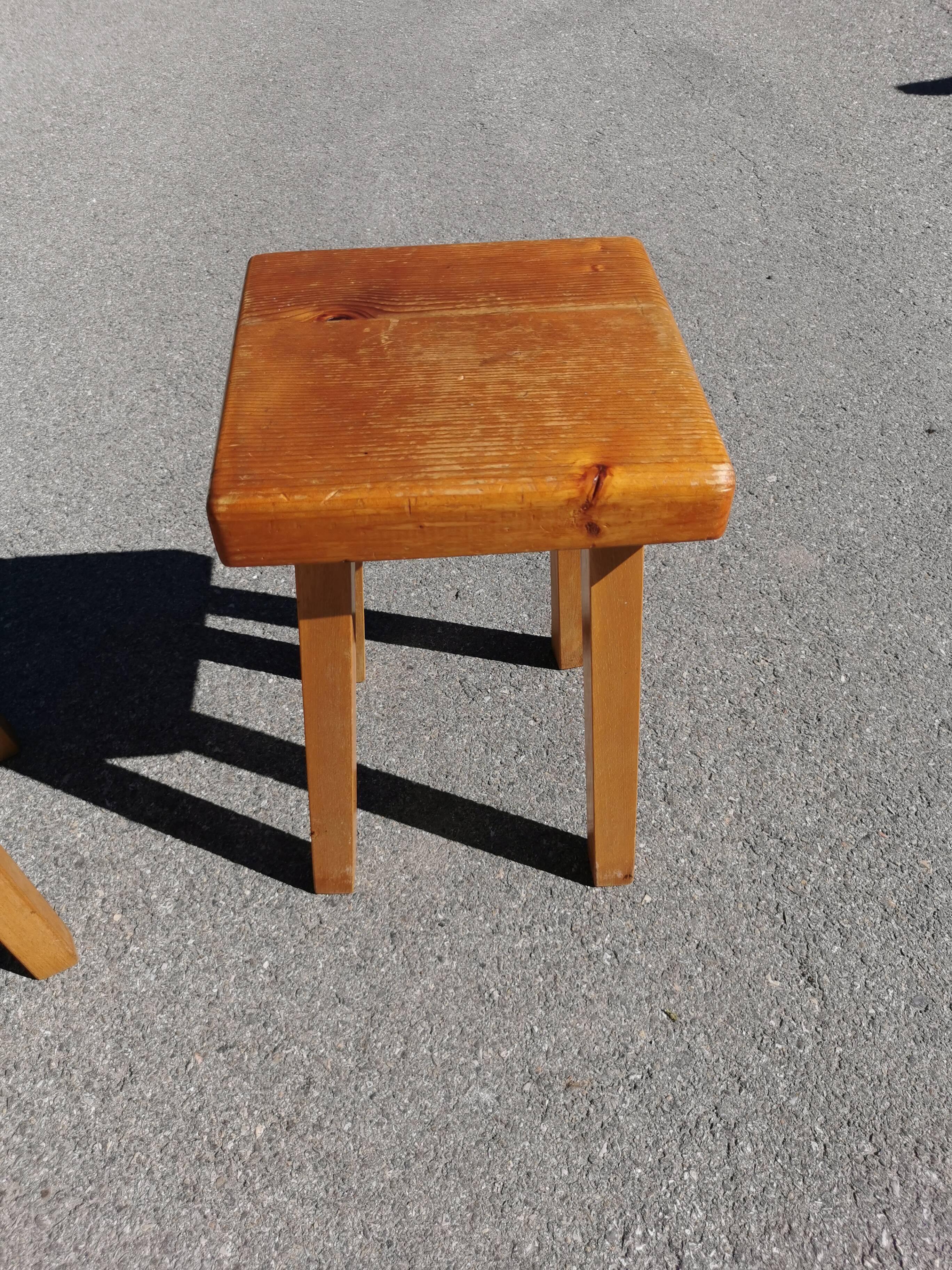 Stool 4 feet square seats