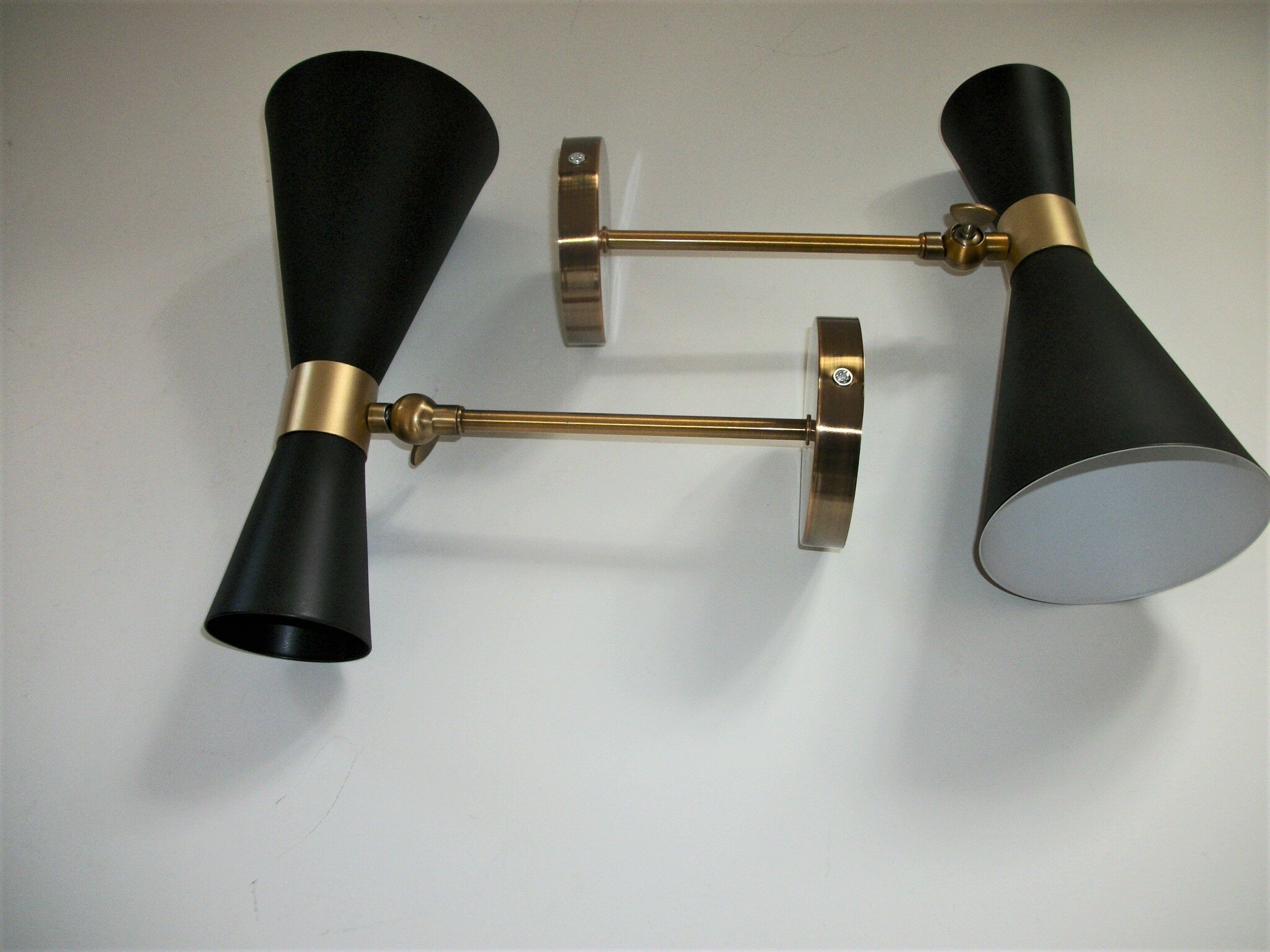 Pair of diabolo wall lamps