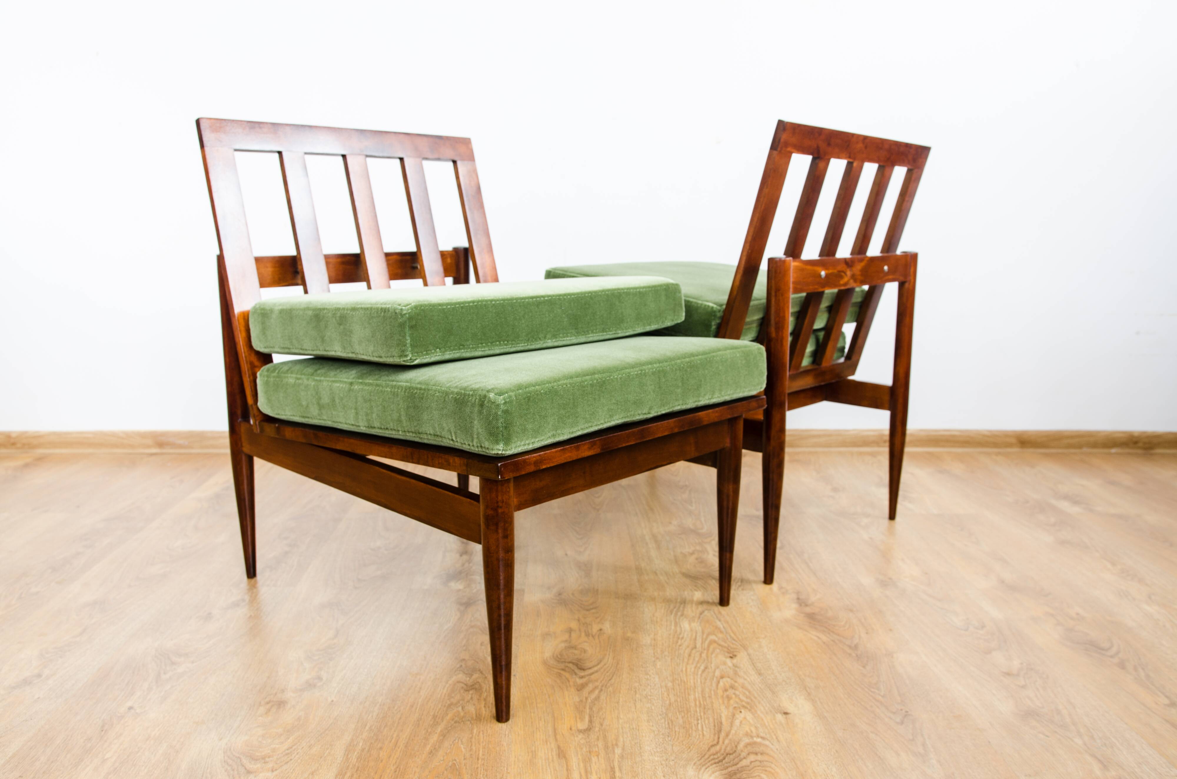 Paire de fauteuils verts du milieu du siècle 1965