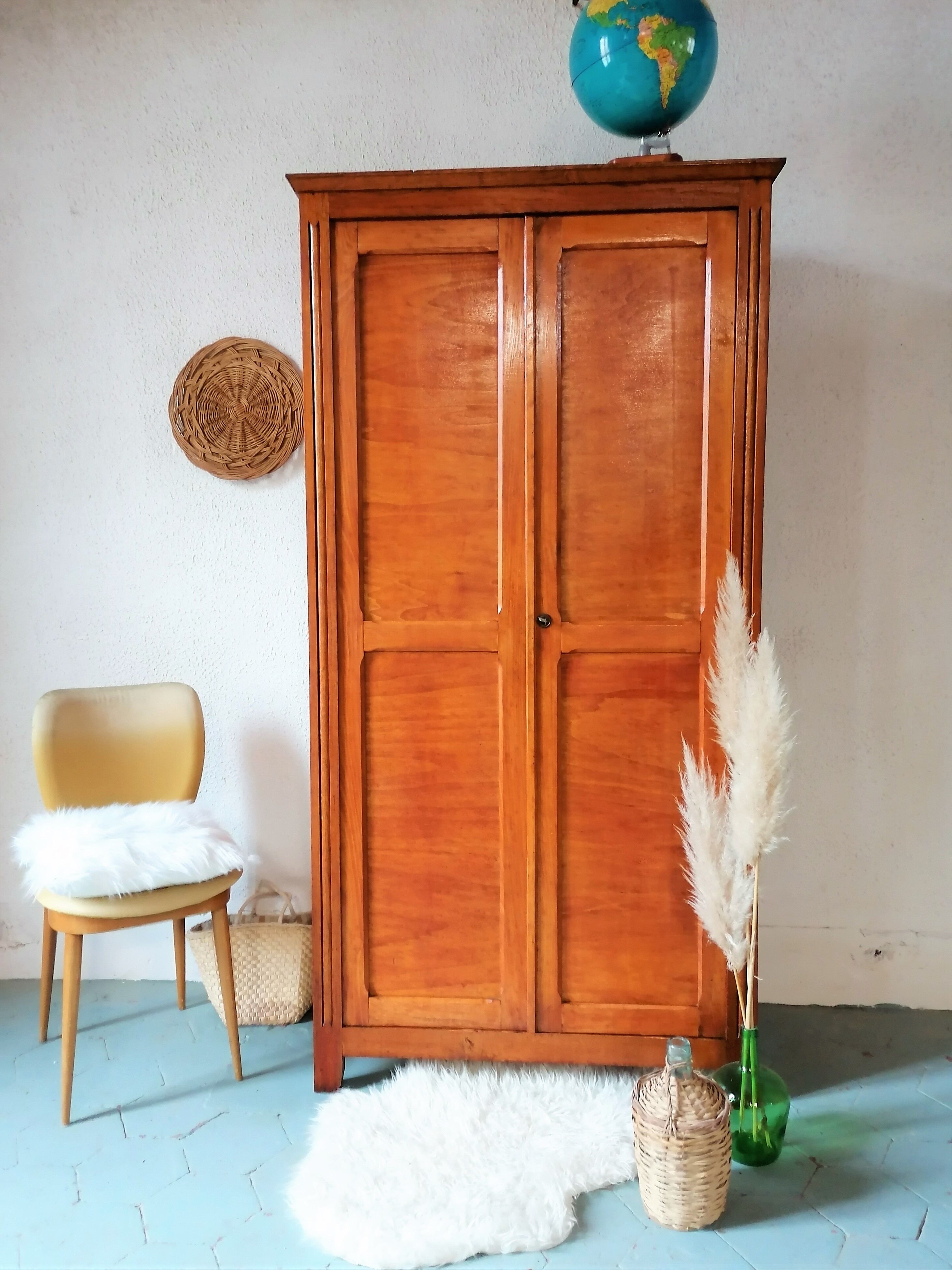 Armoire parisienne