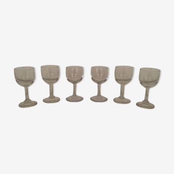 Lot de 6 verres à liqueur anciens assortis