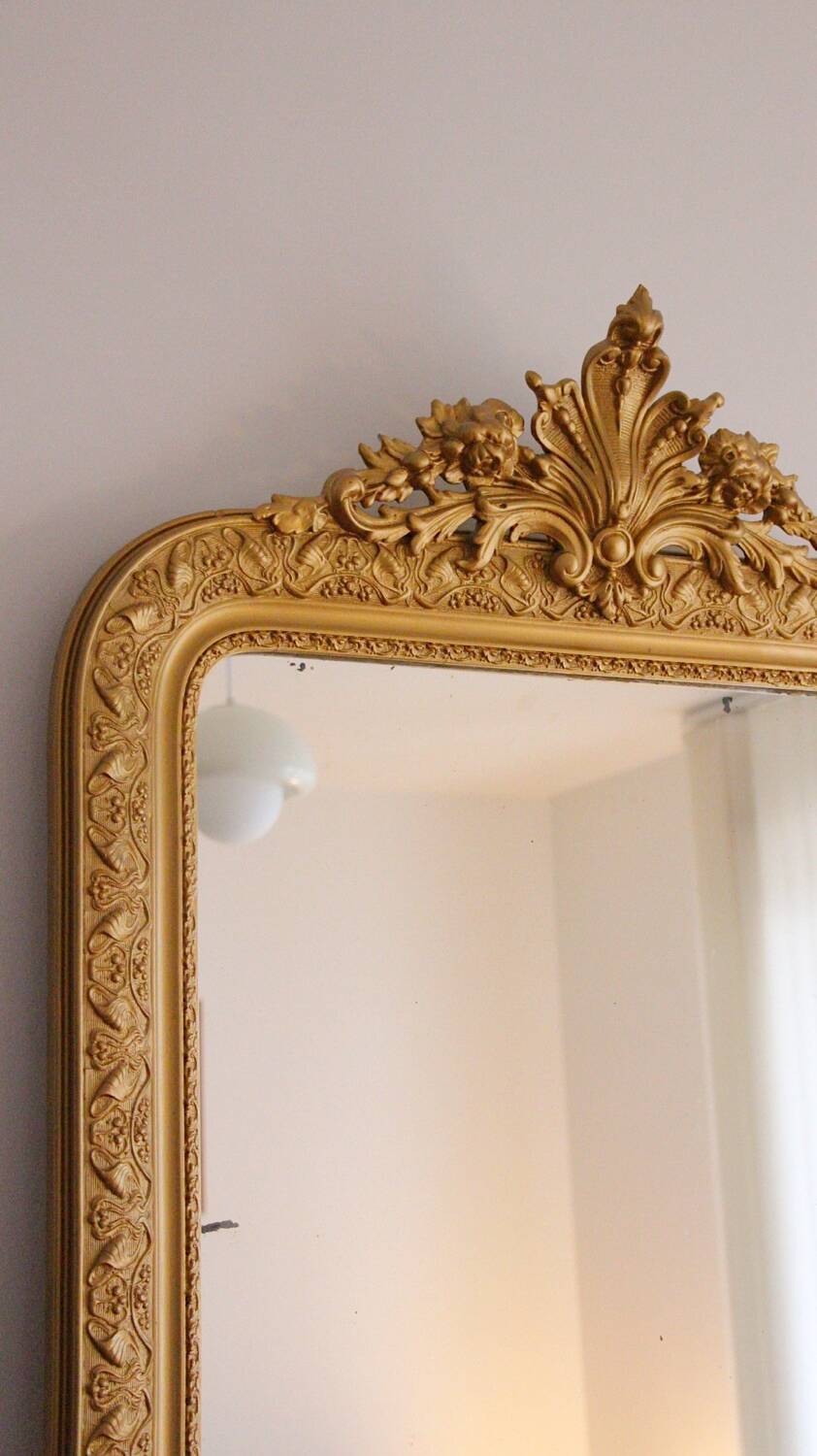 Large Louis-Philippe style mirror with a pediment, from the Napoleonic III period.