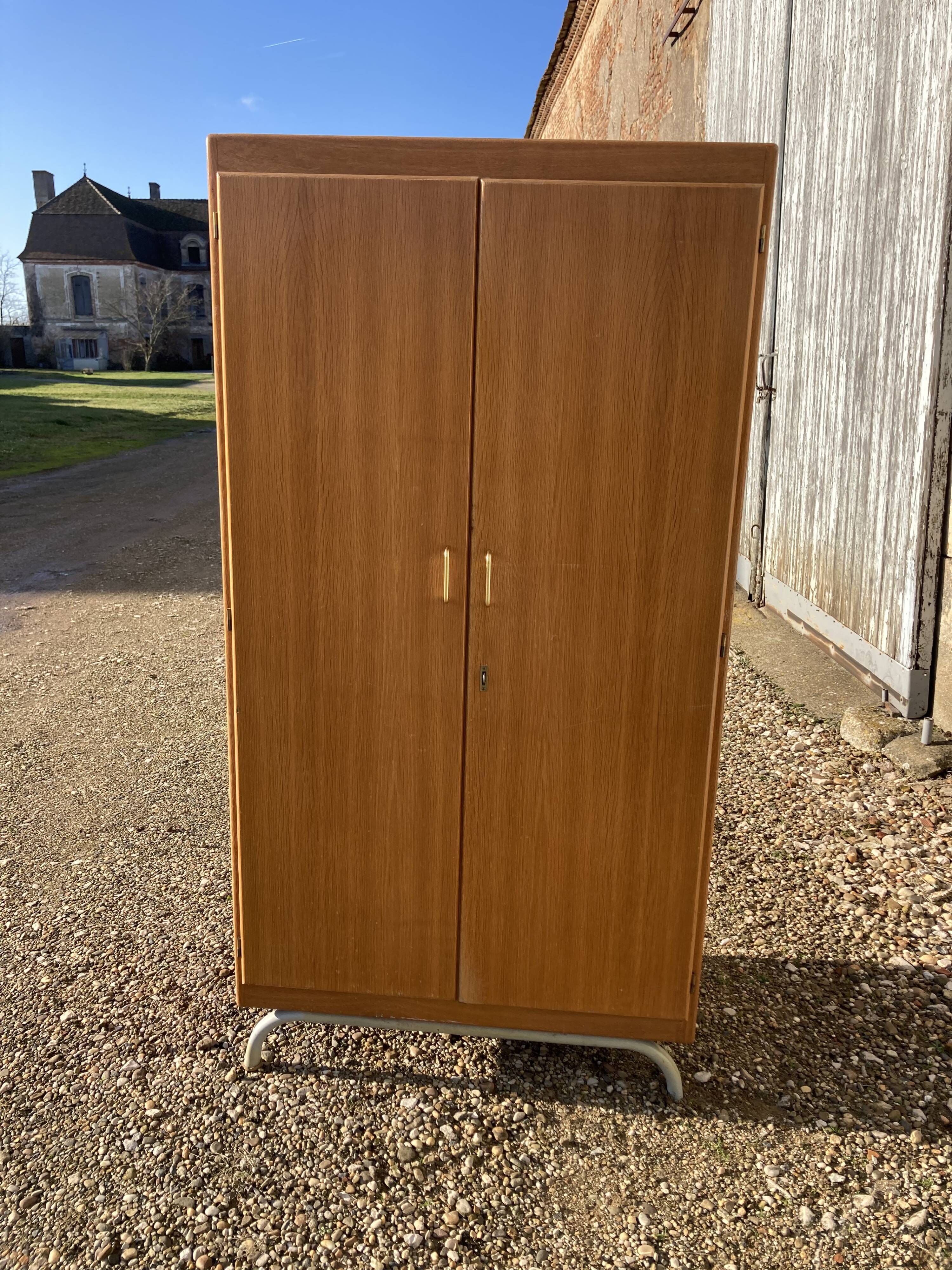 2-door boarding cabinet