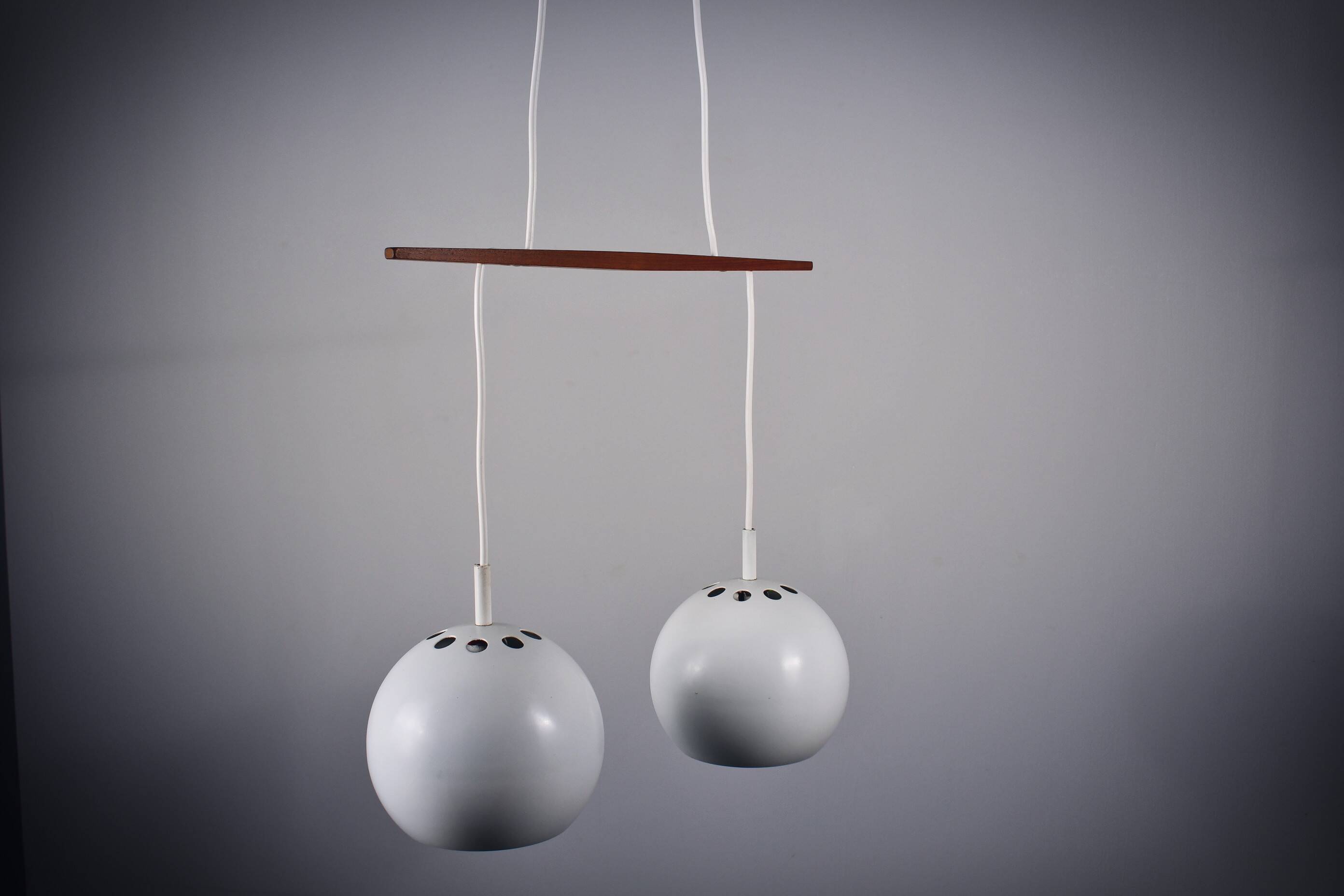 Lampe suspendue, design danois, années 1960. Benny Frandsen