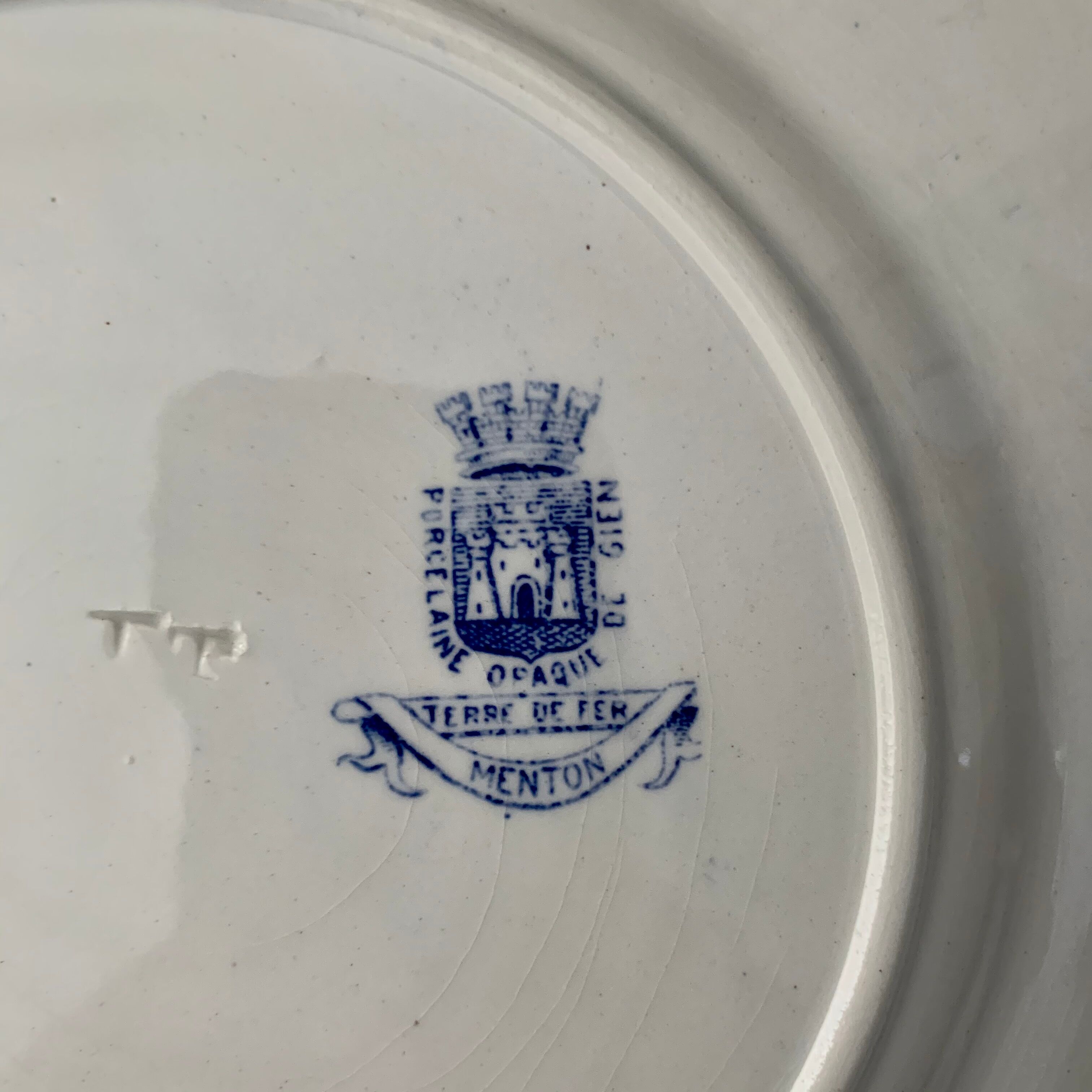11 Gien porcelain plates