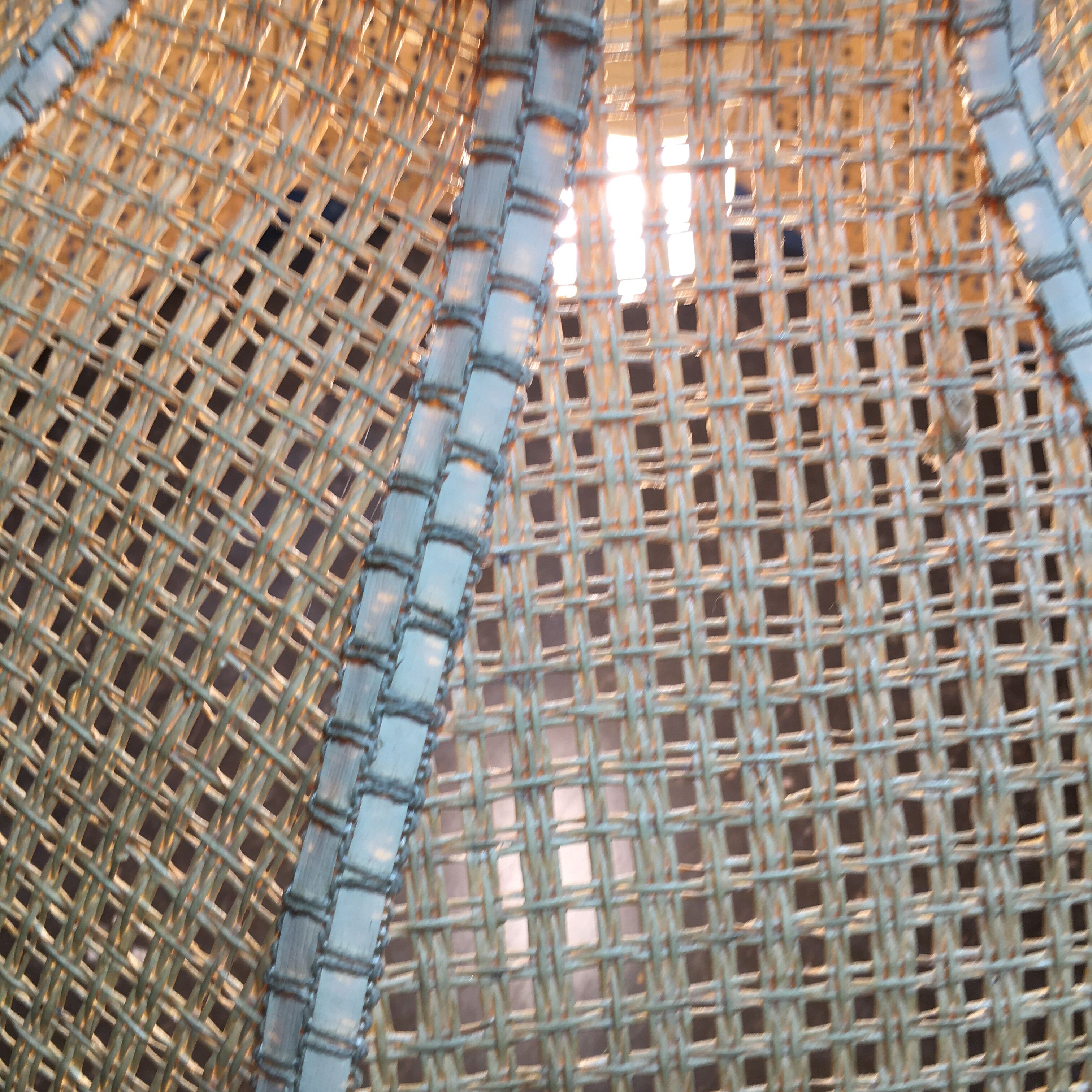 Vintage suspension in natural fibers