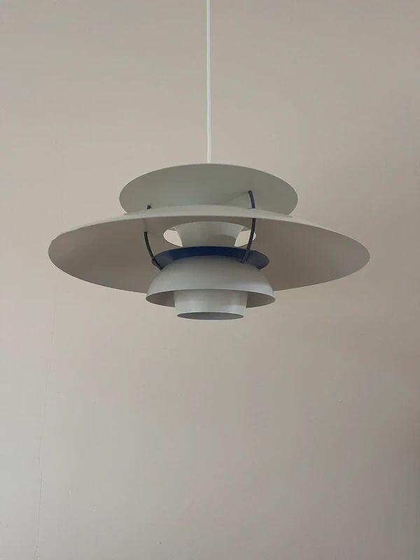 Vintage Louis Poulsen PH5 lamp - Danish design by Poul Henningsen