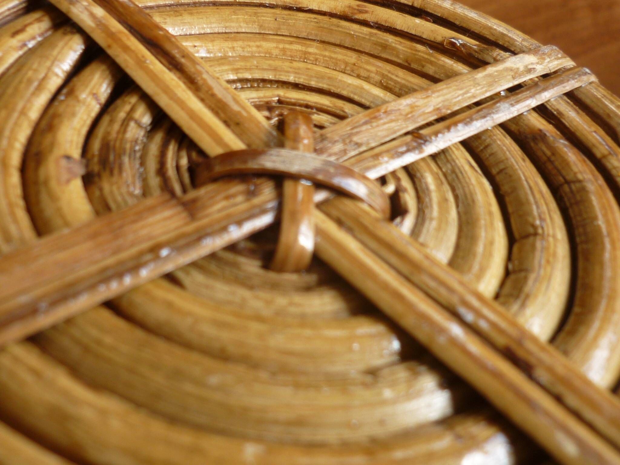 Bauhaus DLG rattan and brass bowl by Italian Gabriella Crespi