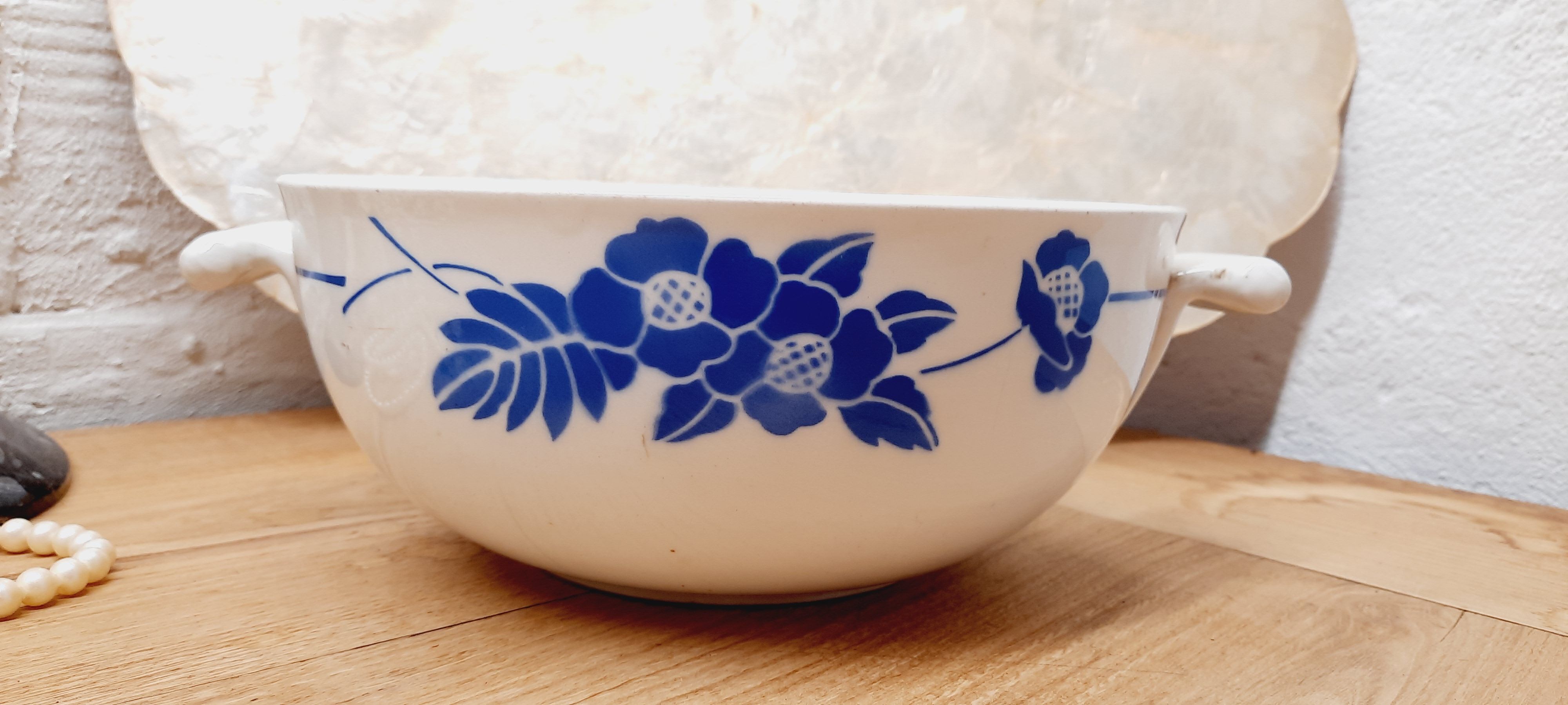 Salad bowl blue flowers