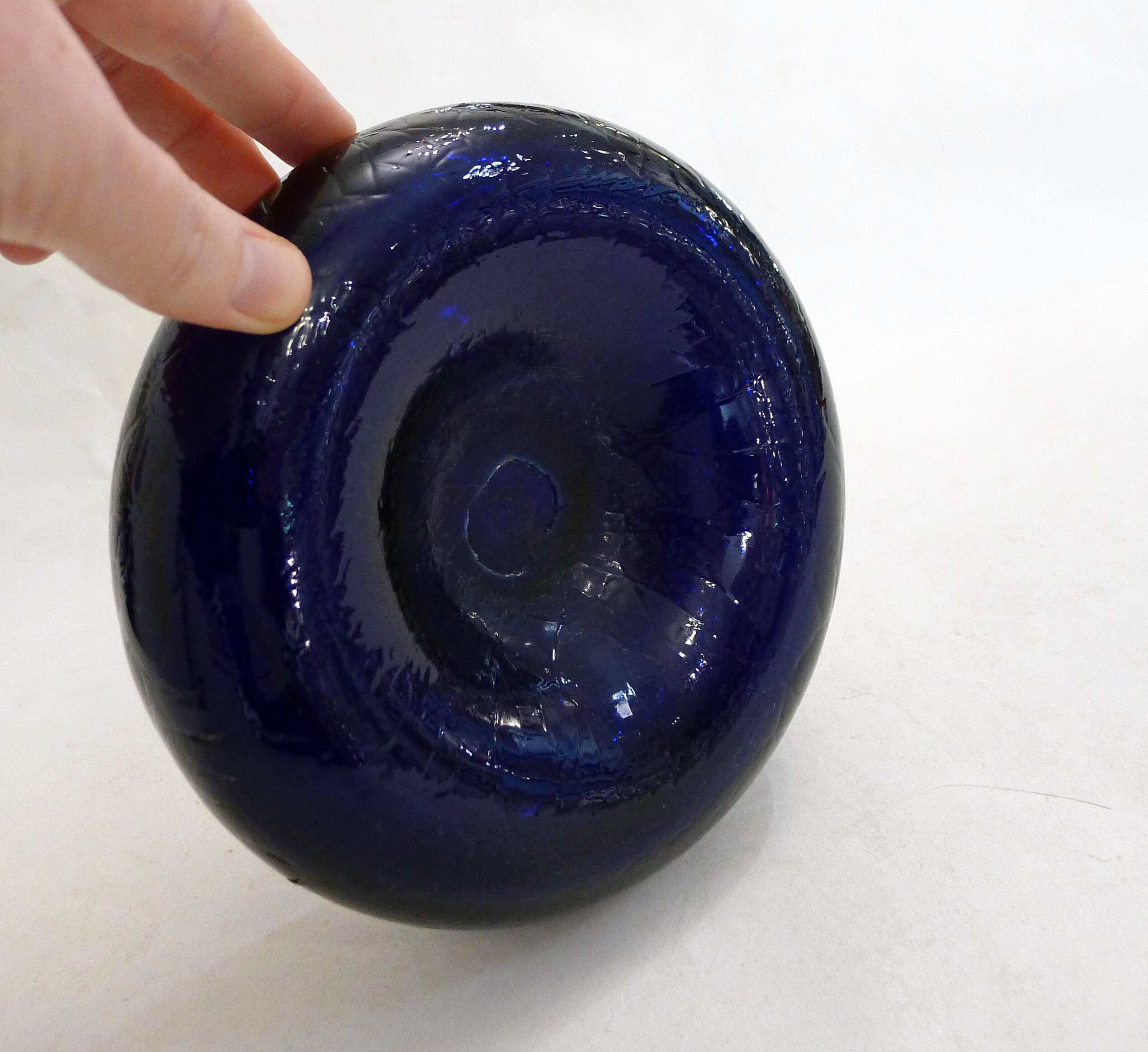 Cobalt blue "tyre" catchall in glass