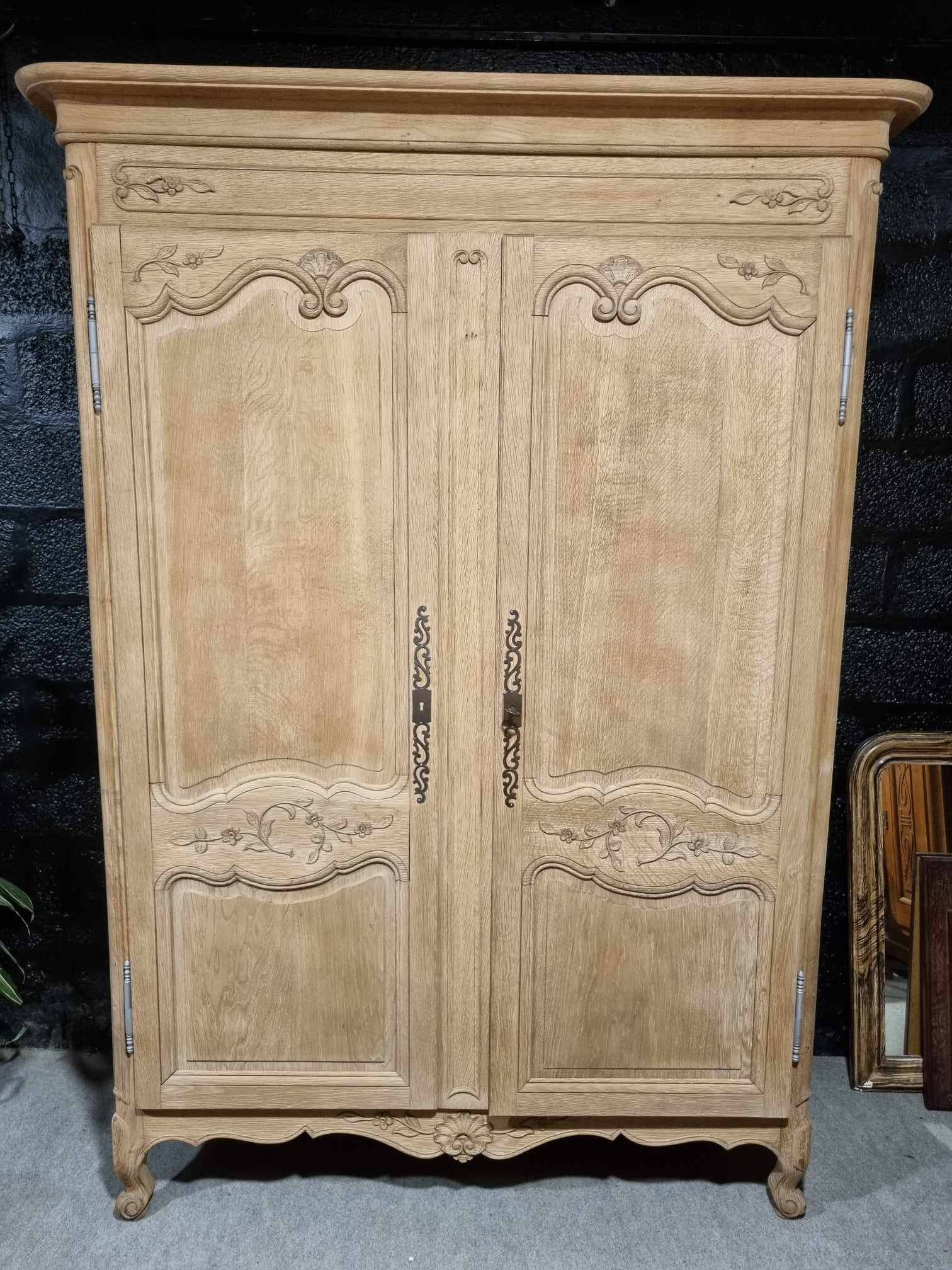 Aerogummed cabinet