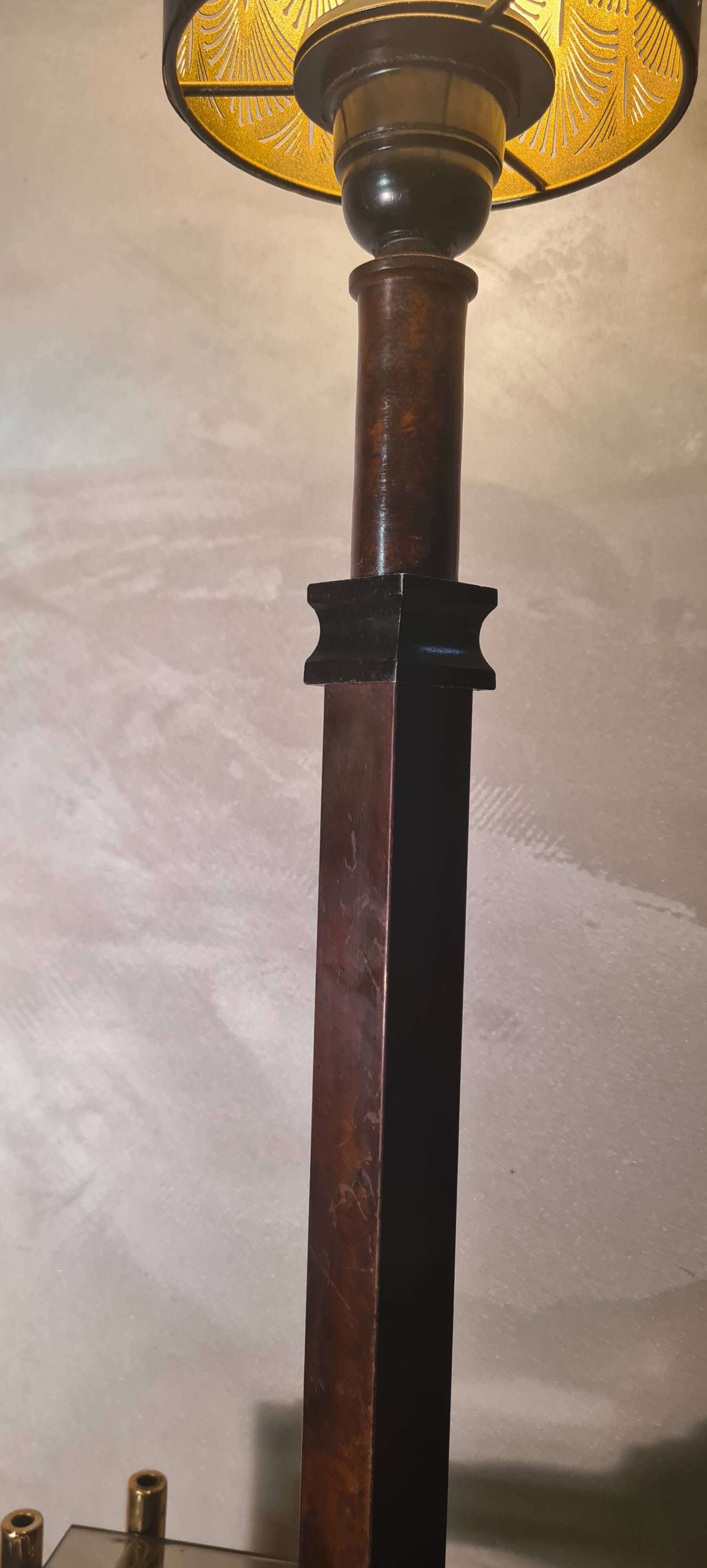 Large art deco bakelite lamp, with metal lampshade art deco pattern 62x13