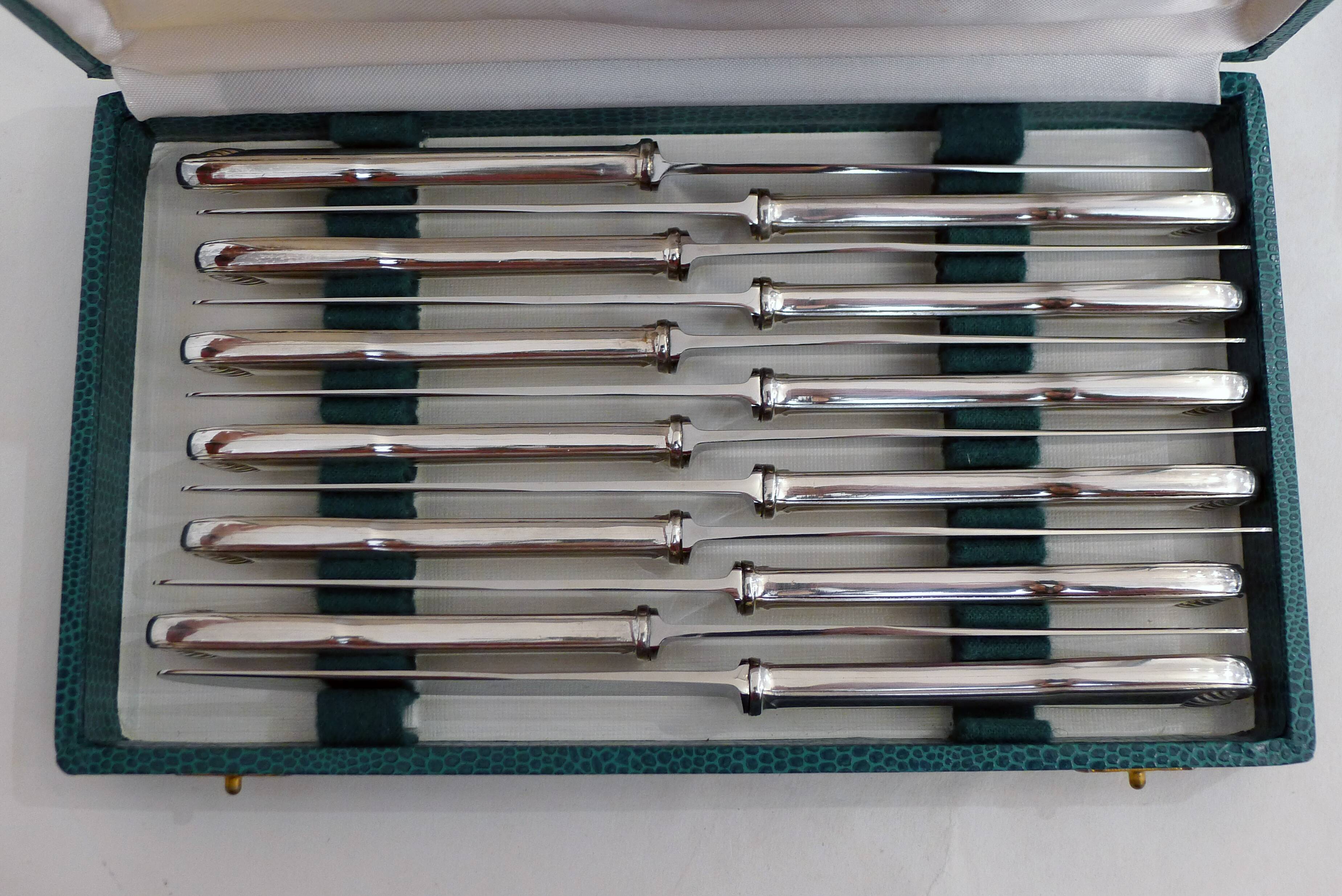 Cutlery set 36 pieces silver metal