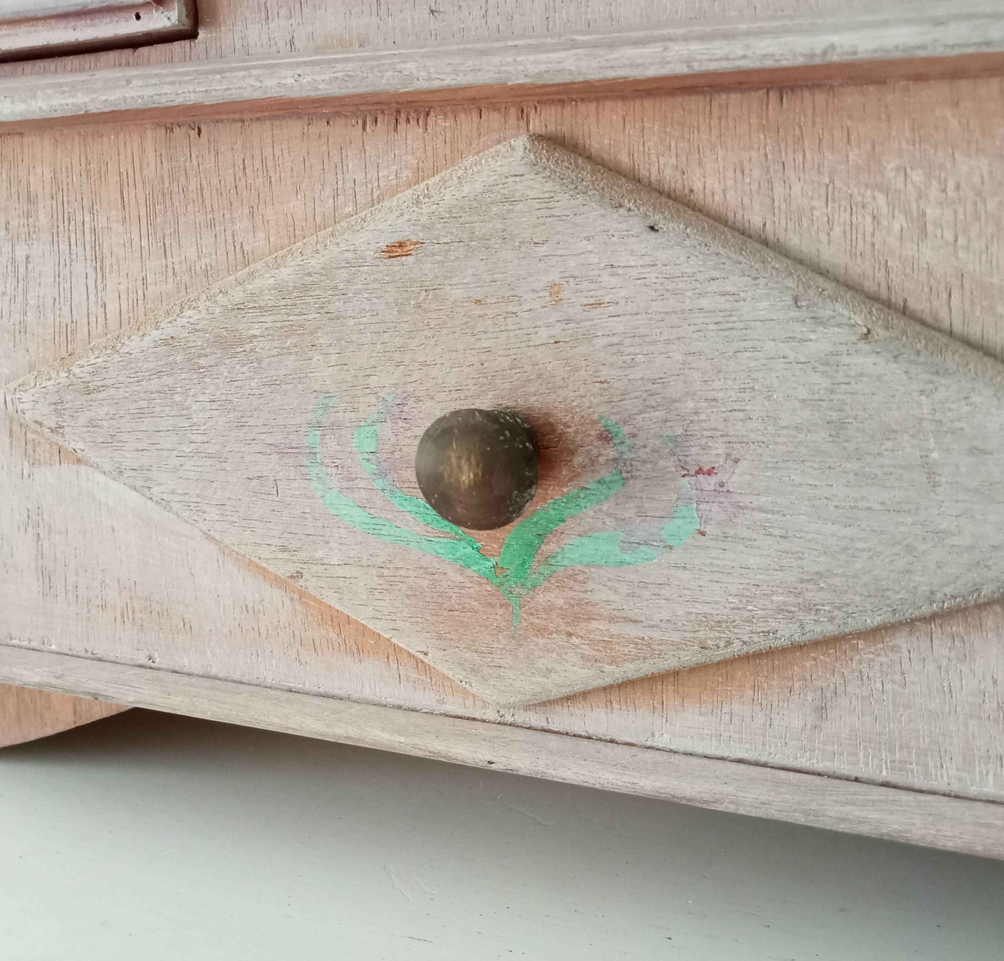 Art Deco doll cabinet 50s