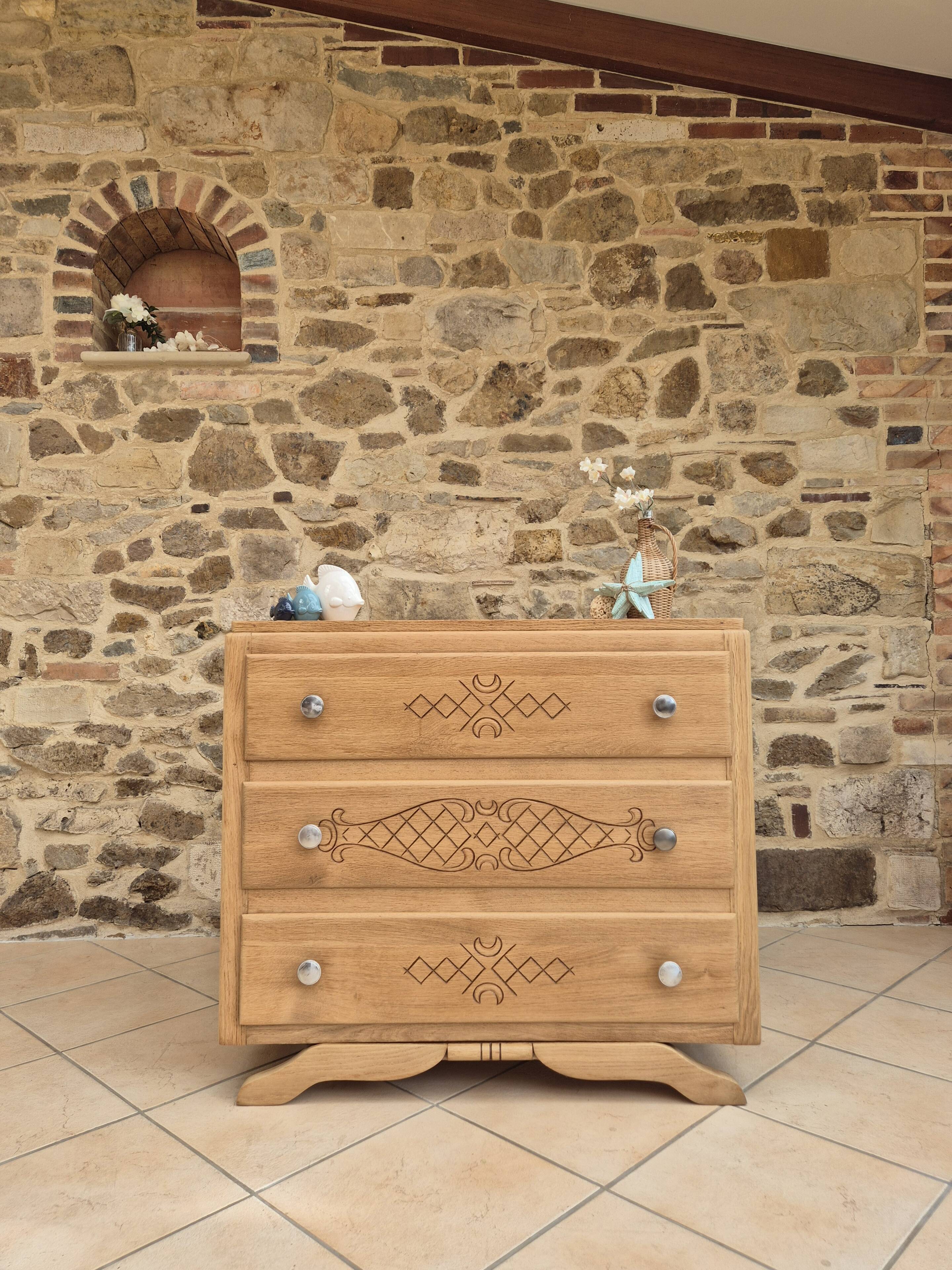 Art Deco chest of drawers