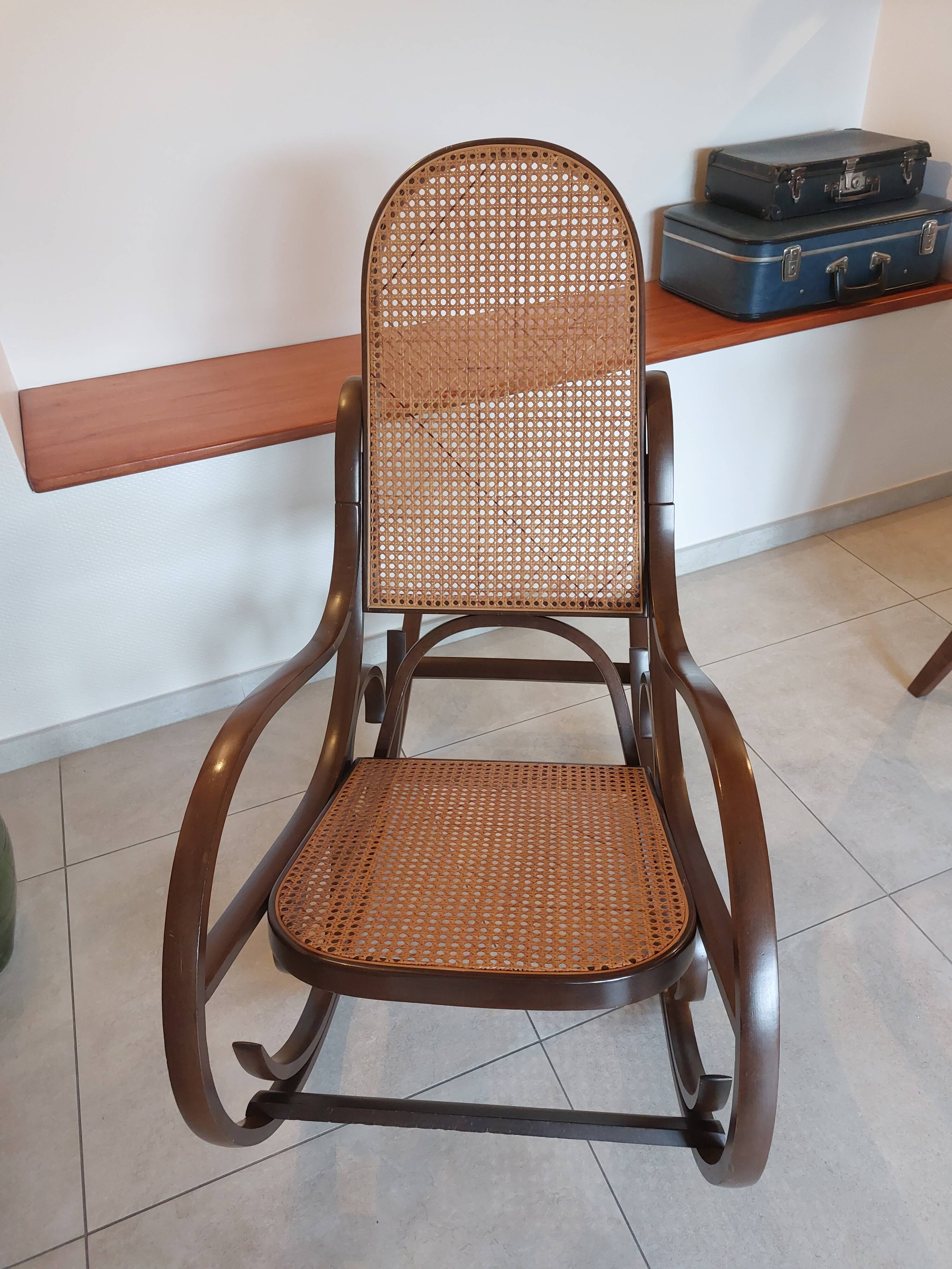 Rocking-chair en bois courbé