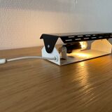 Applique à volet pivotant moderniste