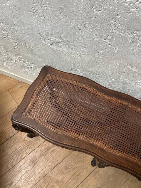 Cane crisscross bench seat