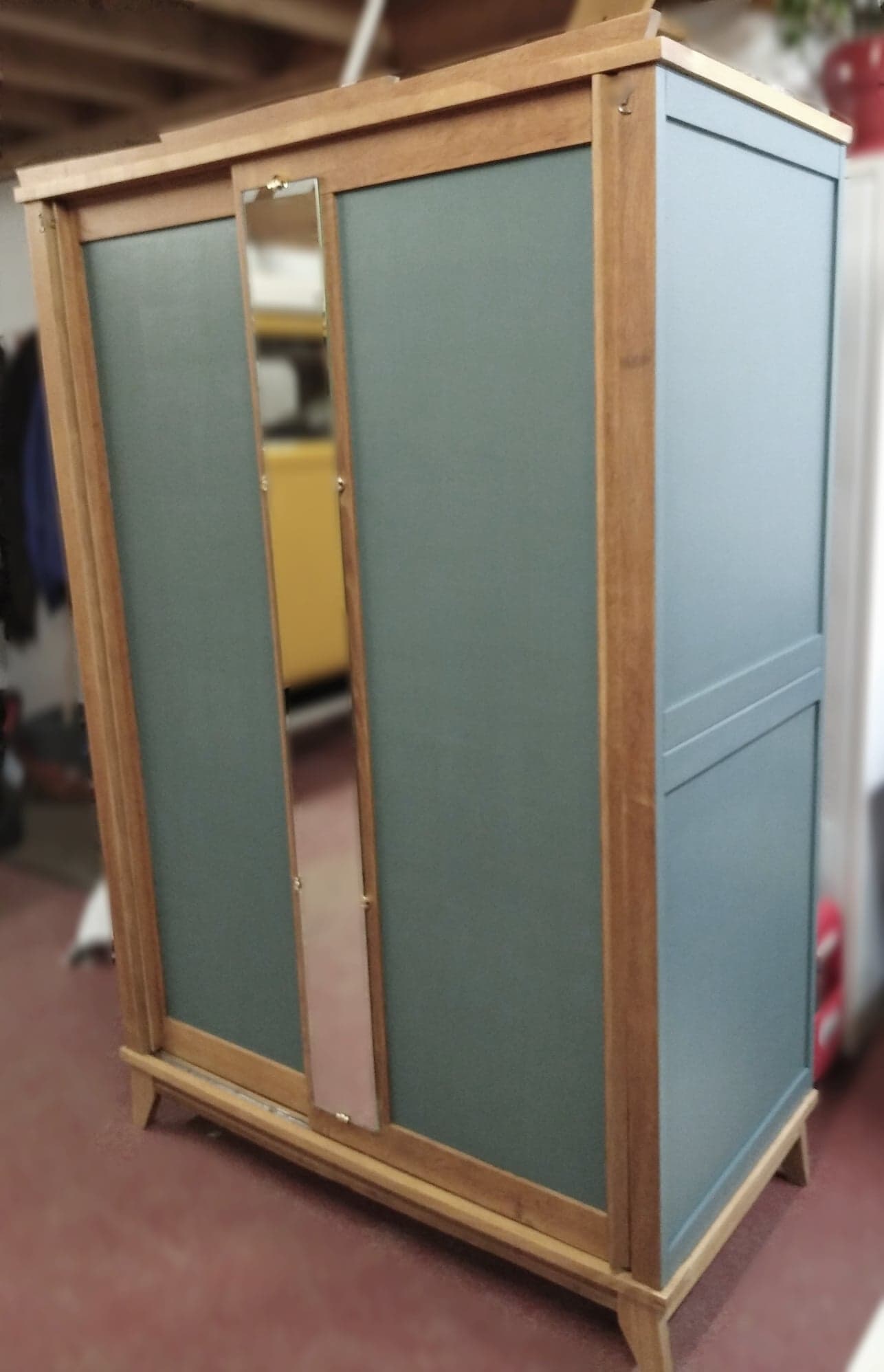 Vintage wardrobe feet compass sliding doors