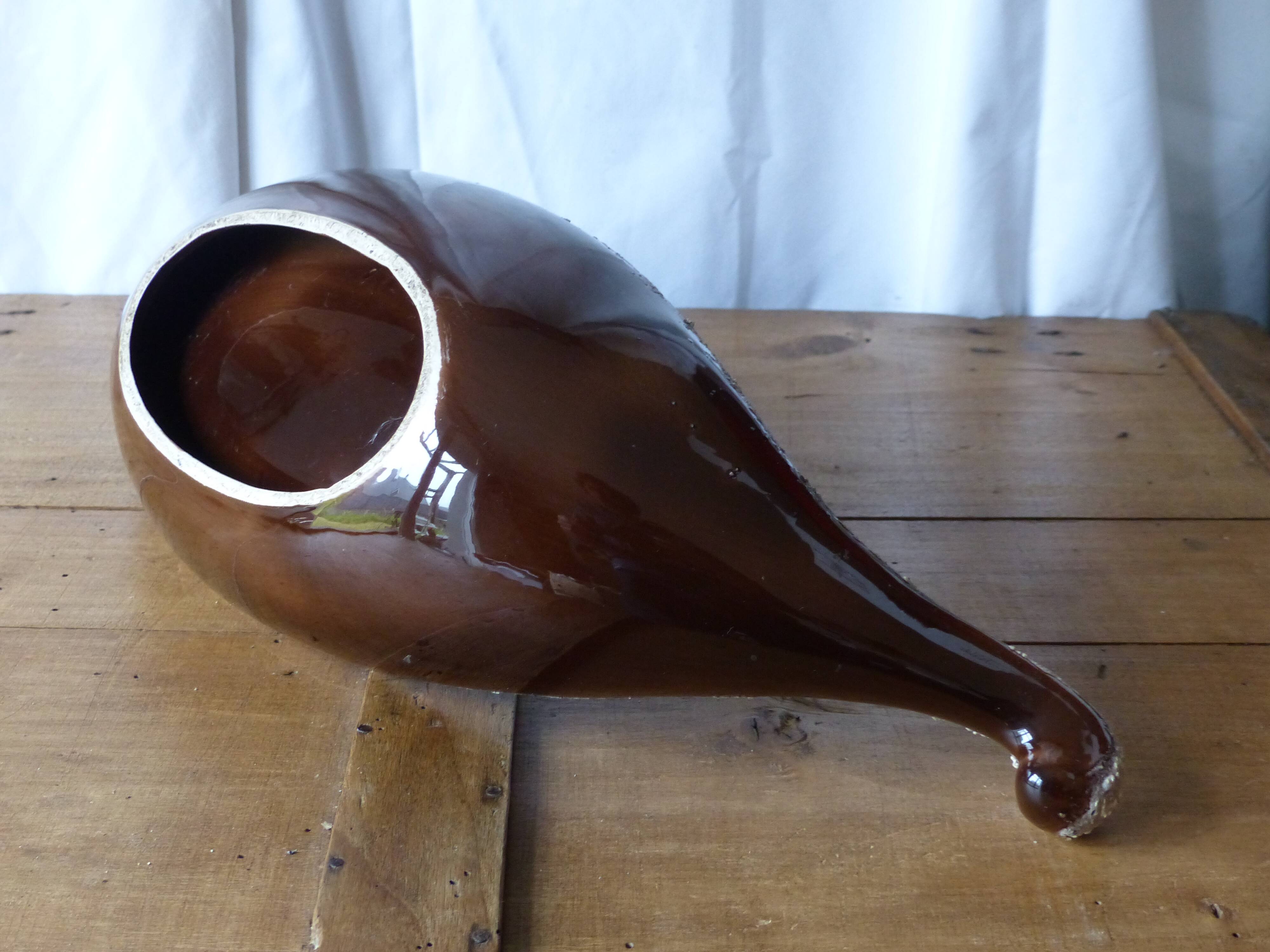 Vintage fruit bowl, butterfly decoration.