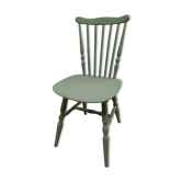 Chaise à barreaux patinée vert olive