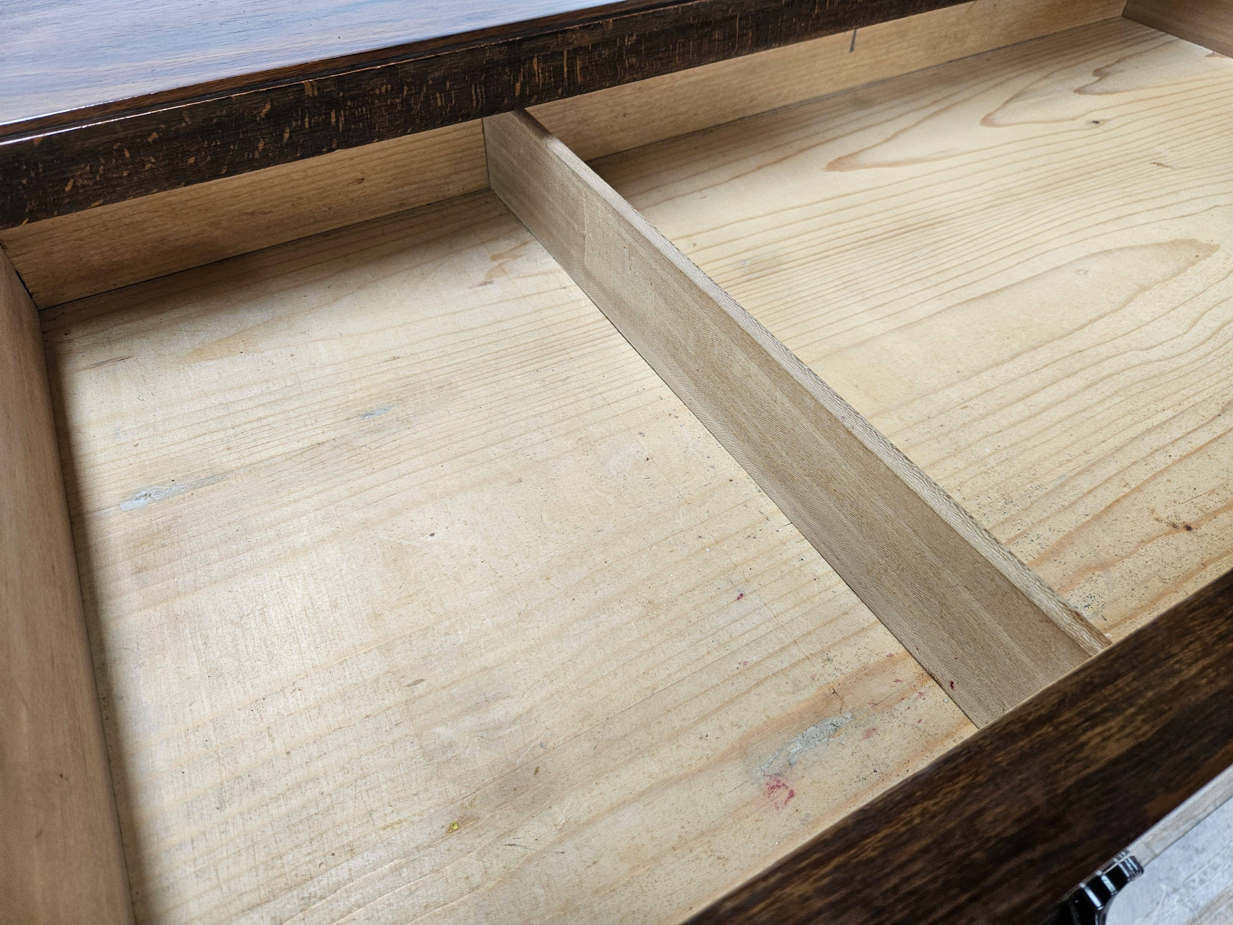 Art Decò chest of drawers from the 1940s in mahogany and briar