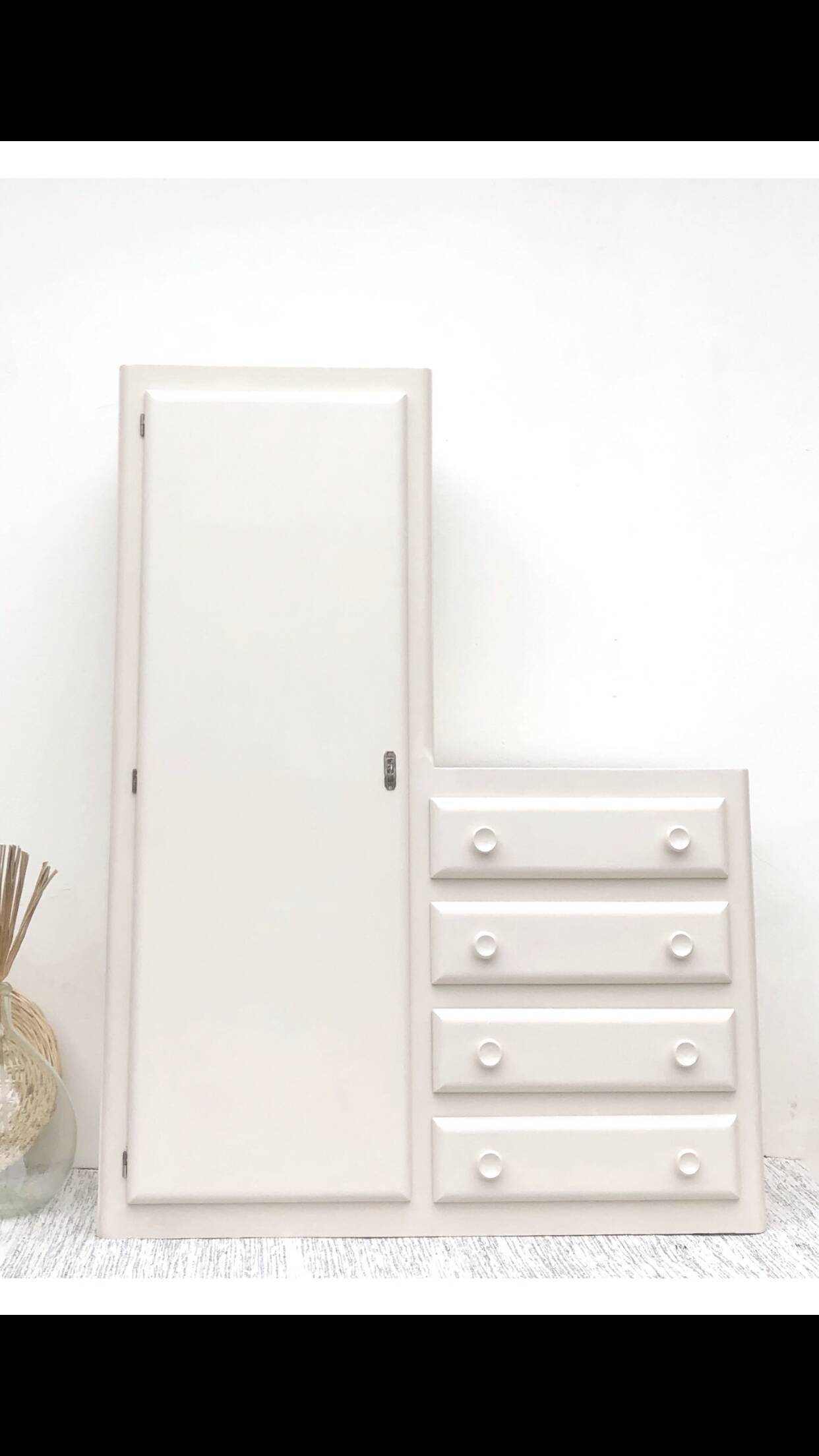 Armoire parisienne asymétrique