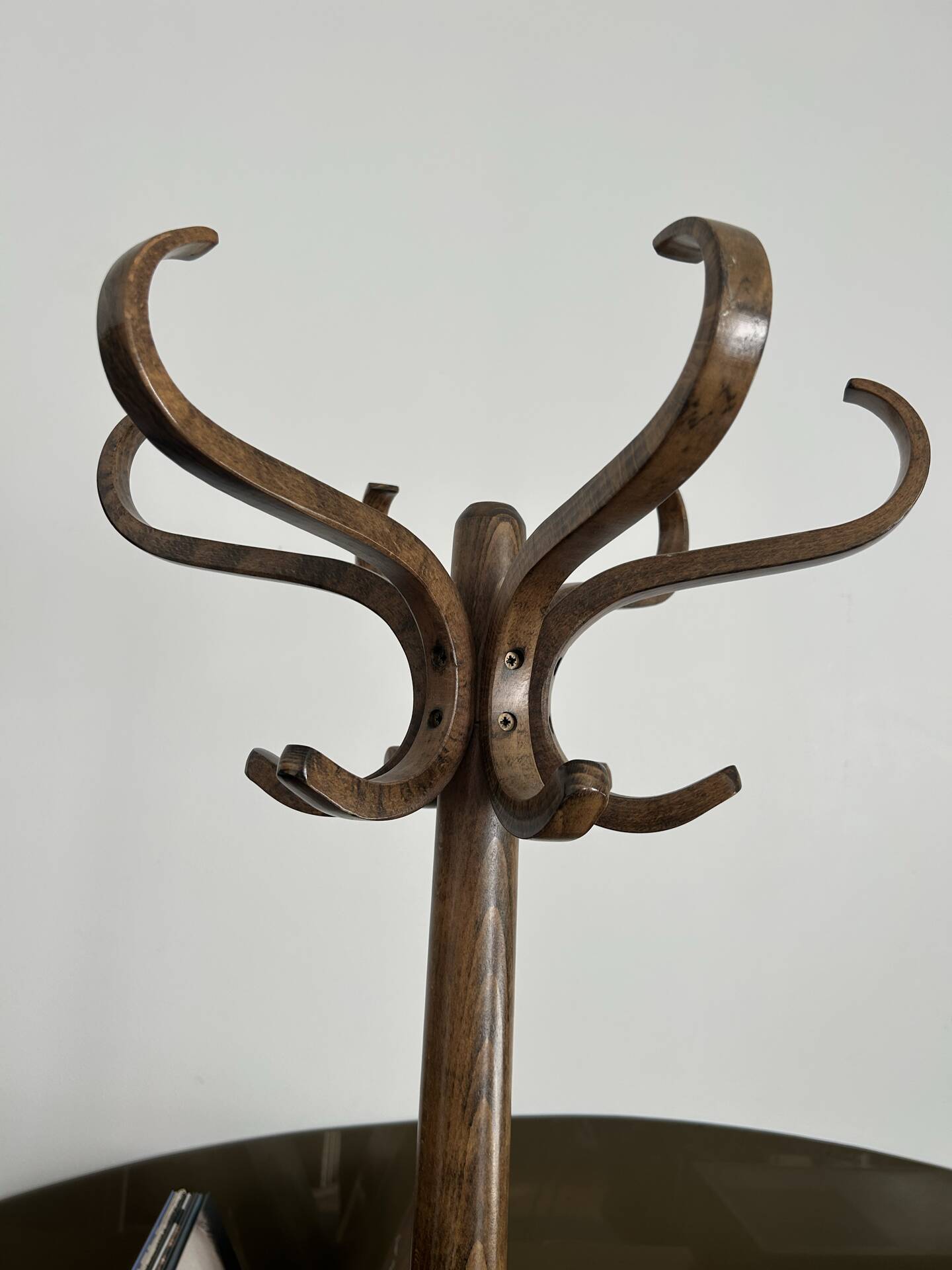 Baumann coat rack, swivelling parrot design from the 60s/70s in wood.