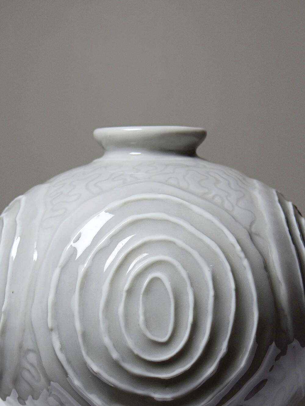Small porcelain ball vase, Art Deco style, 1935