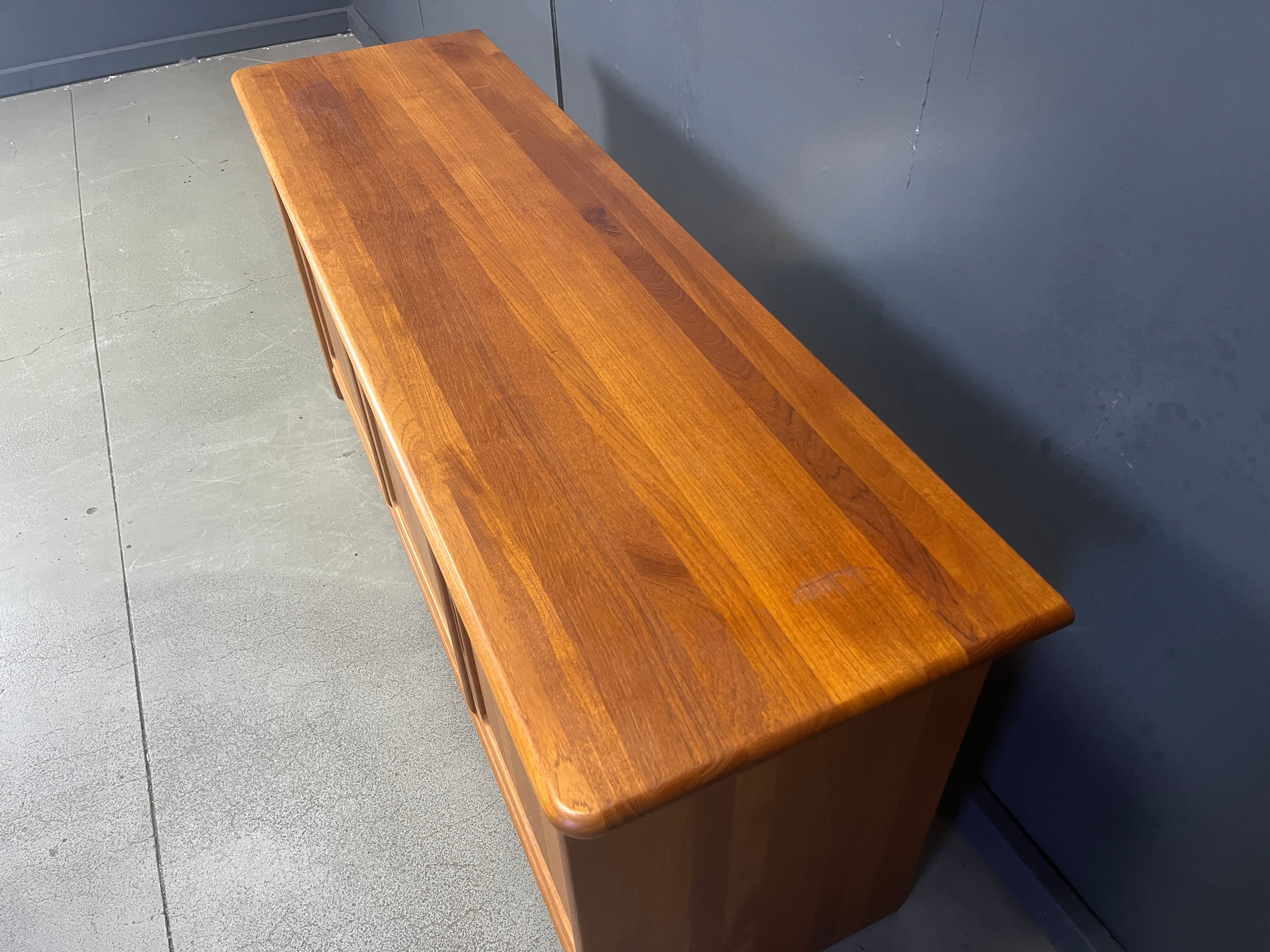 Enfilade scandinave des années 1960 par Dyrlund.