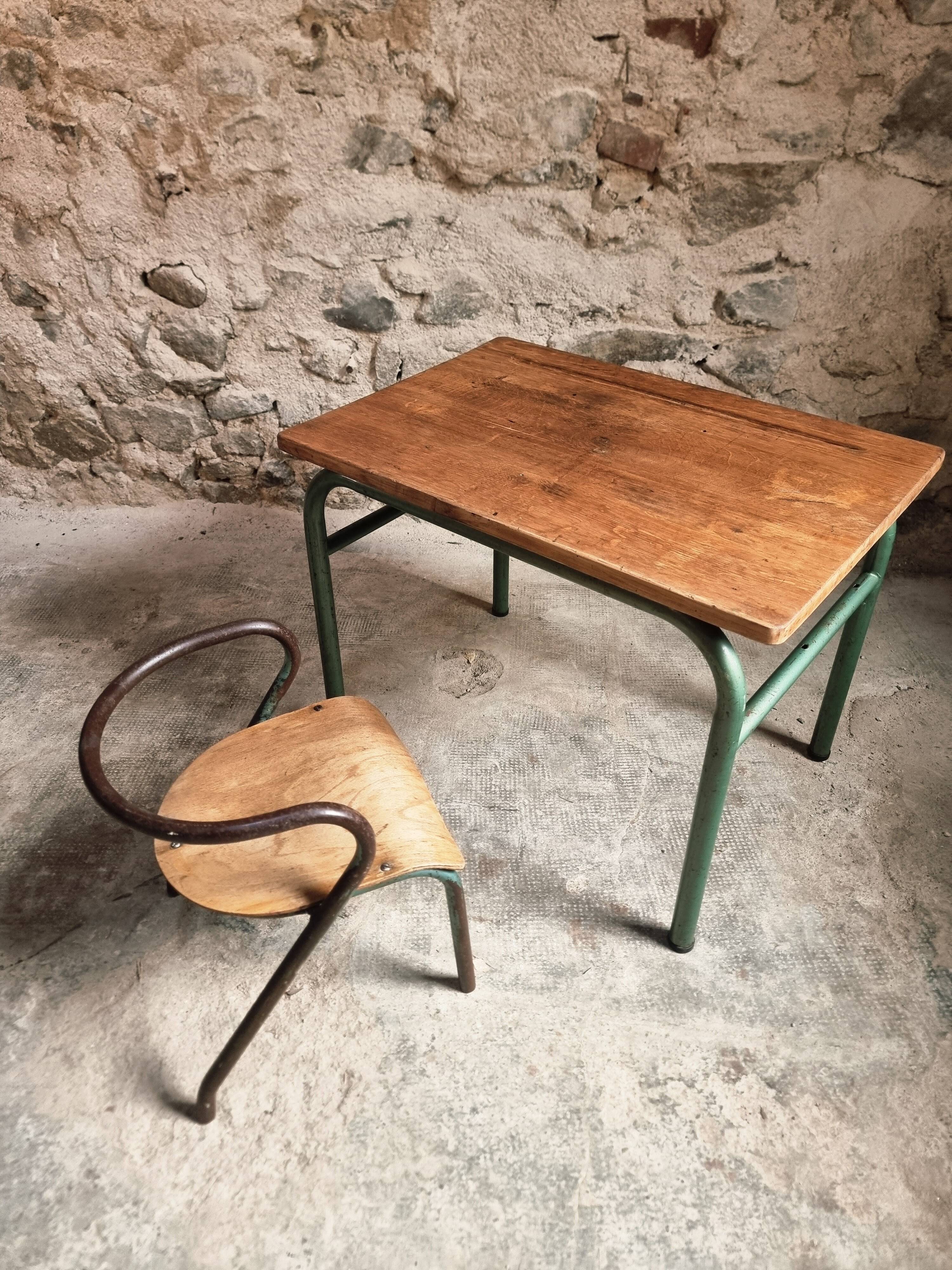 Ensemble bureau et chaise d’écolier vintage – Mobilier scolaire industriel