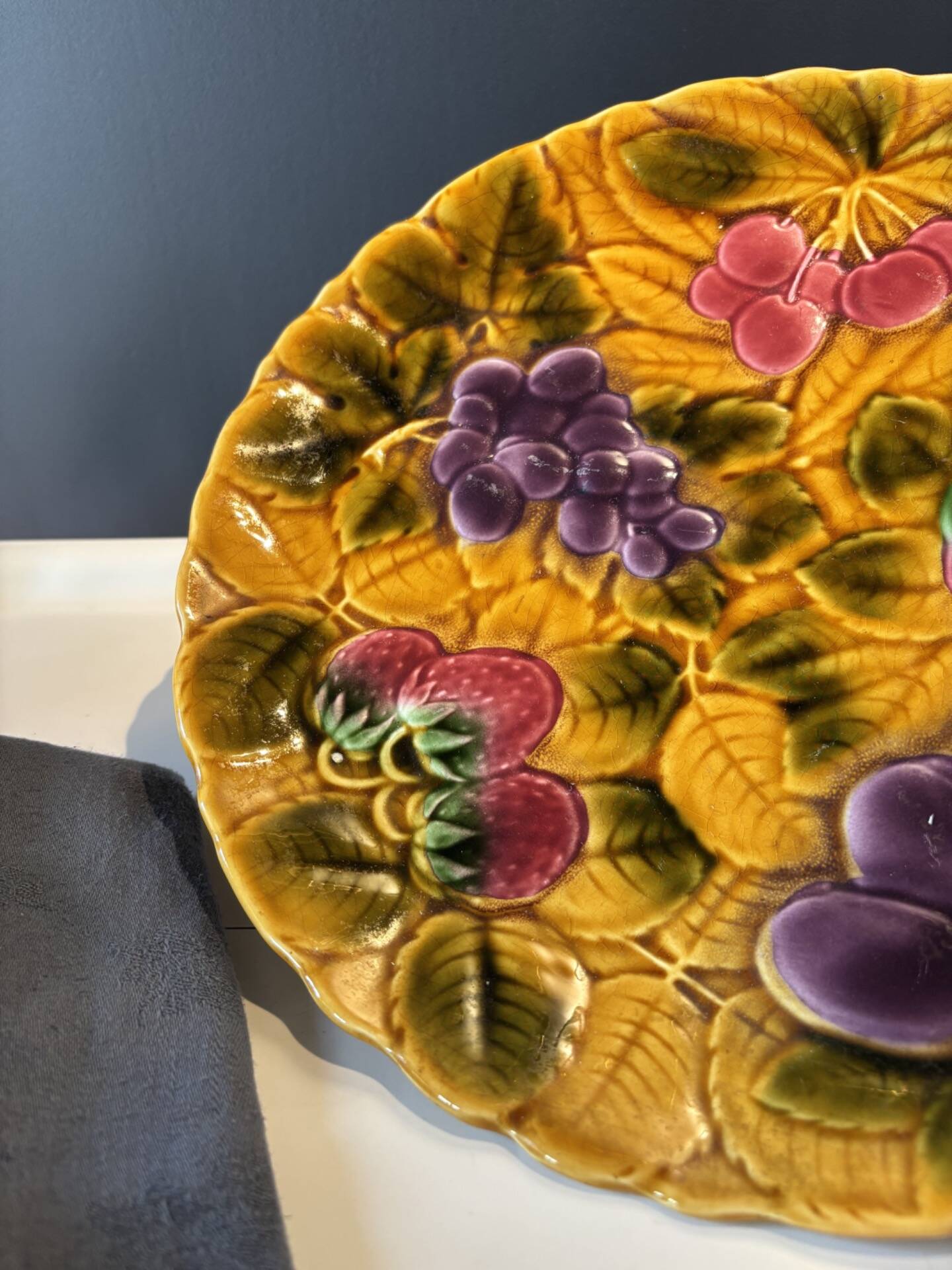Sarreguemines dish in slip – fruit and foliage decoration