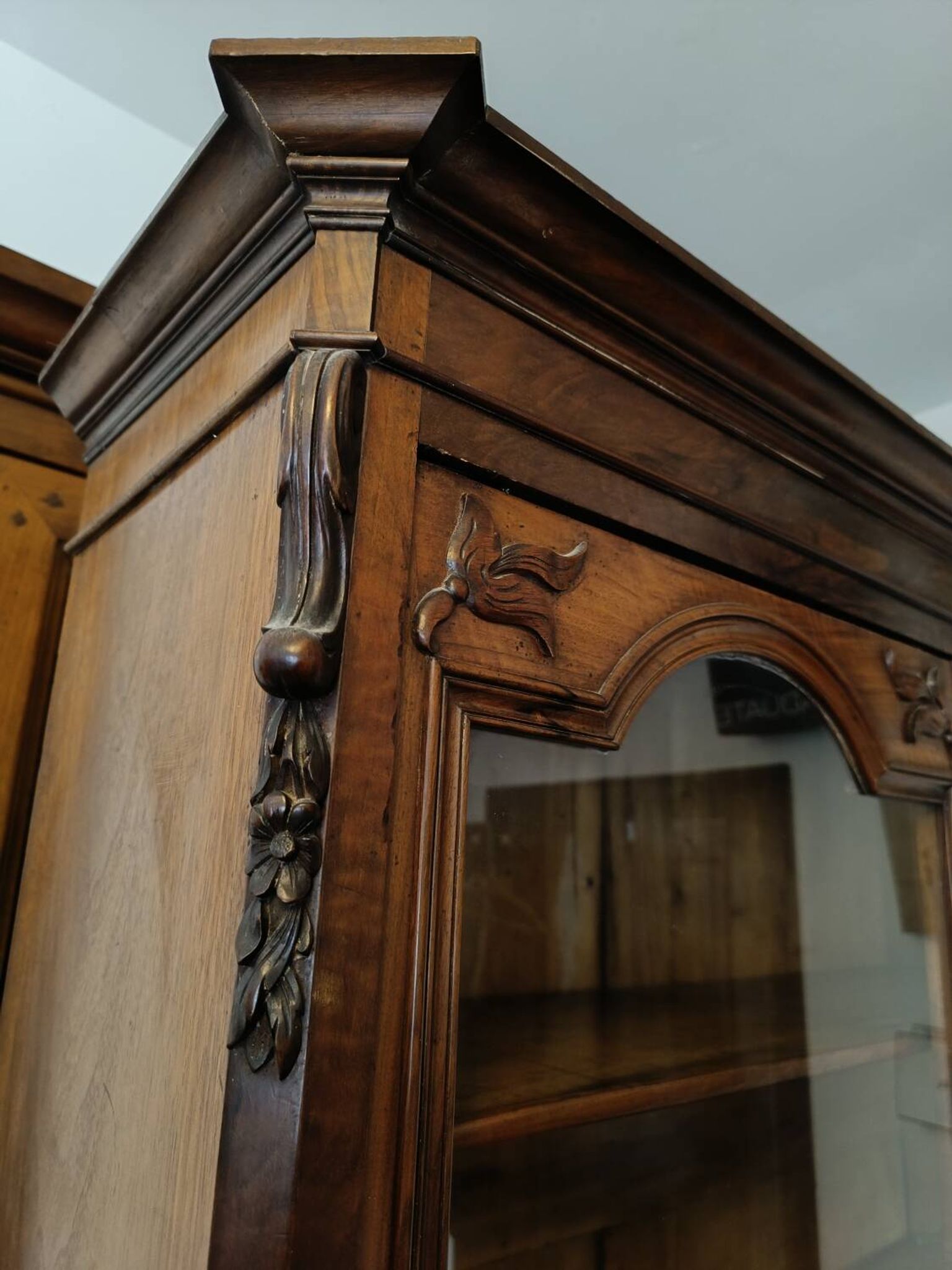 Display cabinet bookshelf