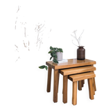 Ensemble de 3 tables gigognes vintage Mid-Century en chêne massif style bru