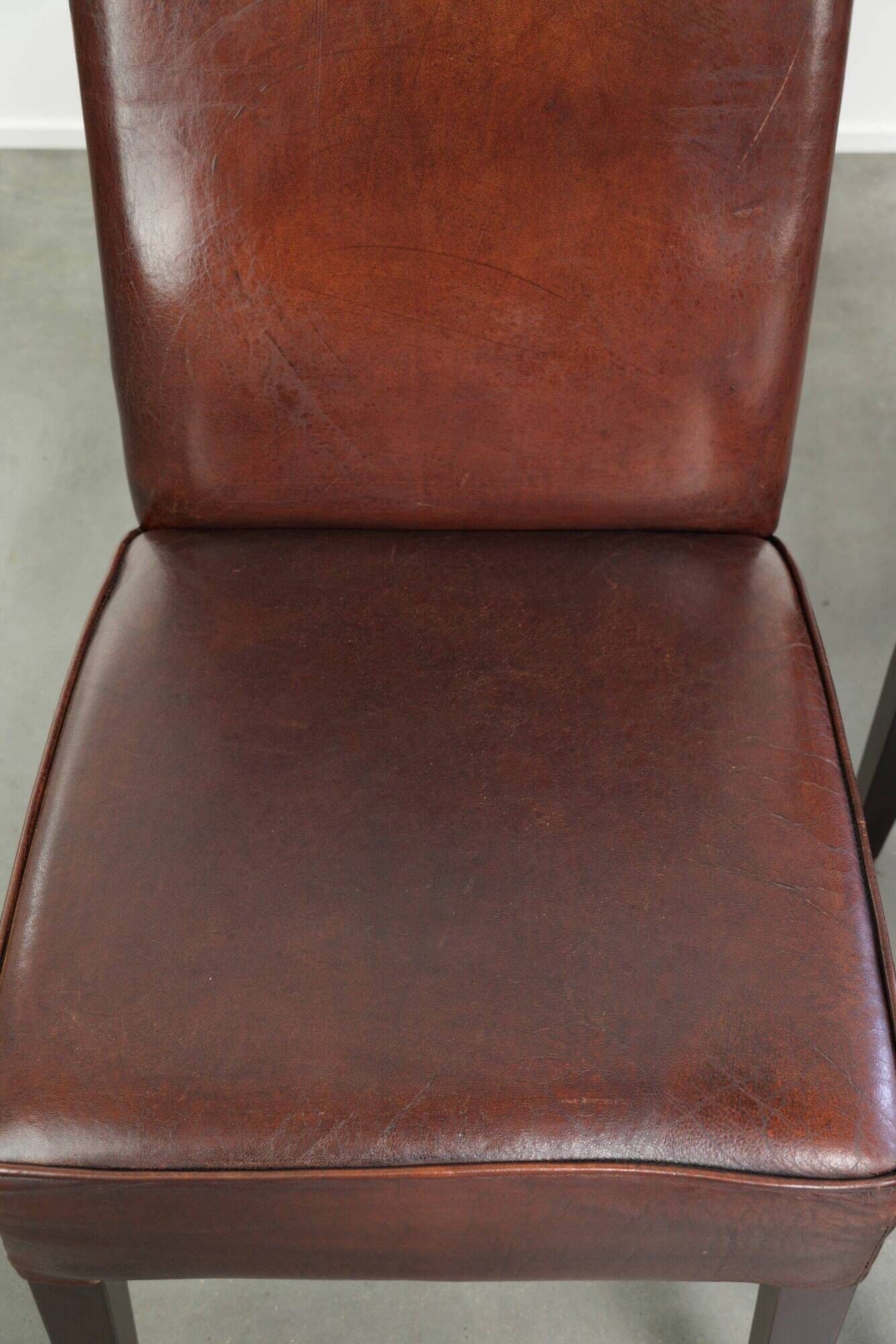 Beautiful and comfortable set of 6 sheepskin dining chairs in English style