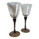 Deux verres à vin pied noir fumé