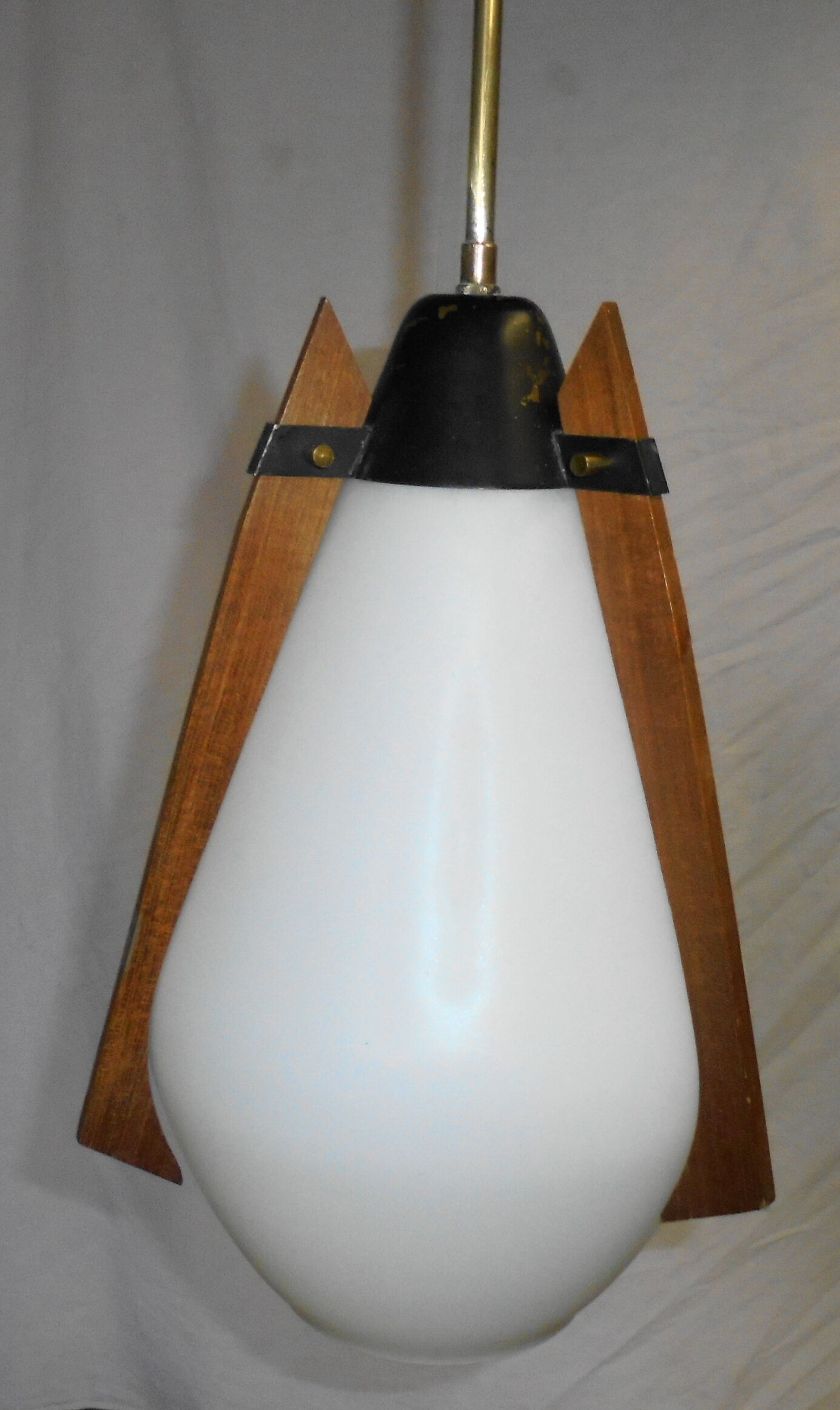 Italian hanging lamp in brass opaline and teak from the 70s