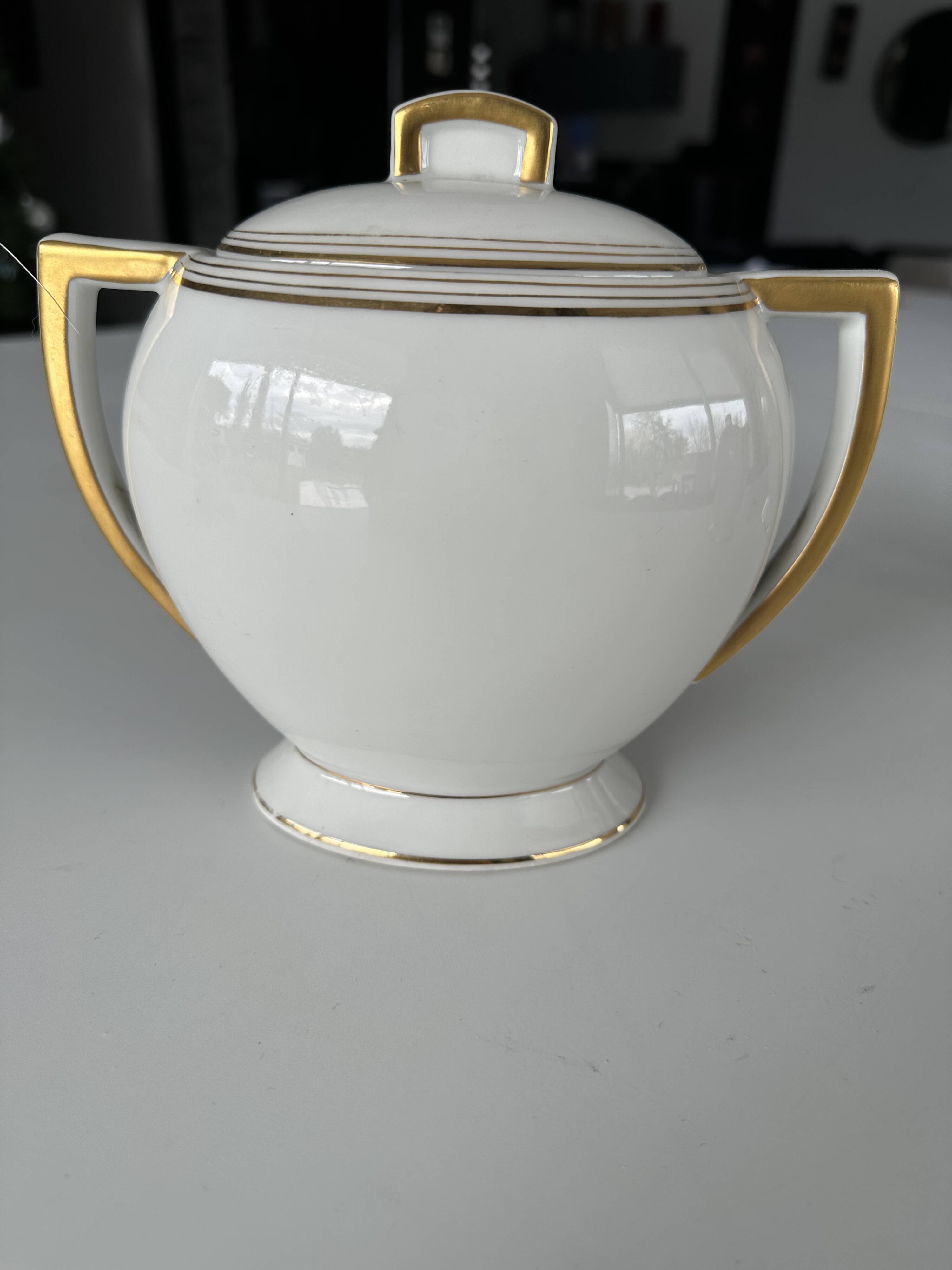 3-piece service Limoges – teapot, sugar bowl, milk jug – white & gold