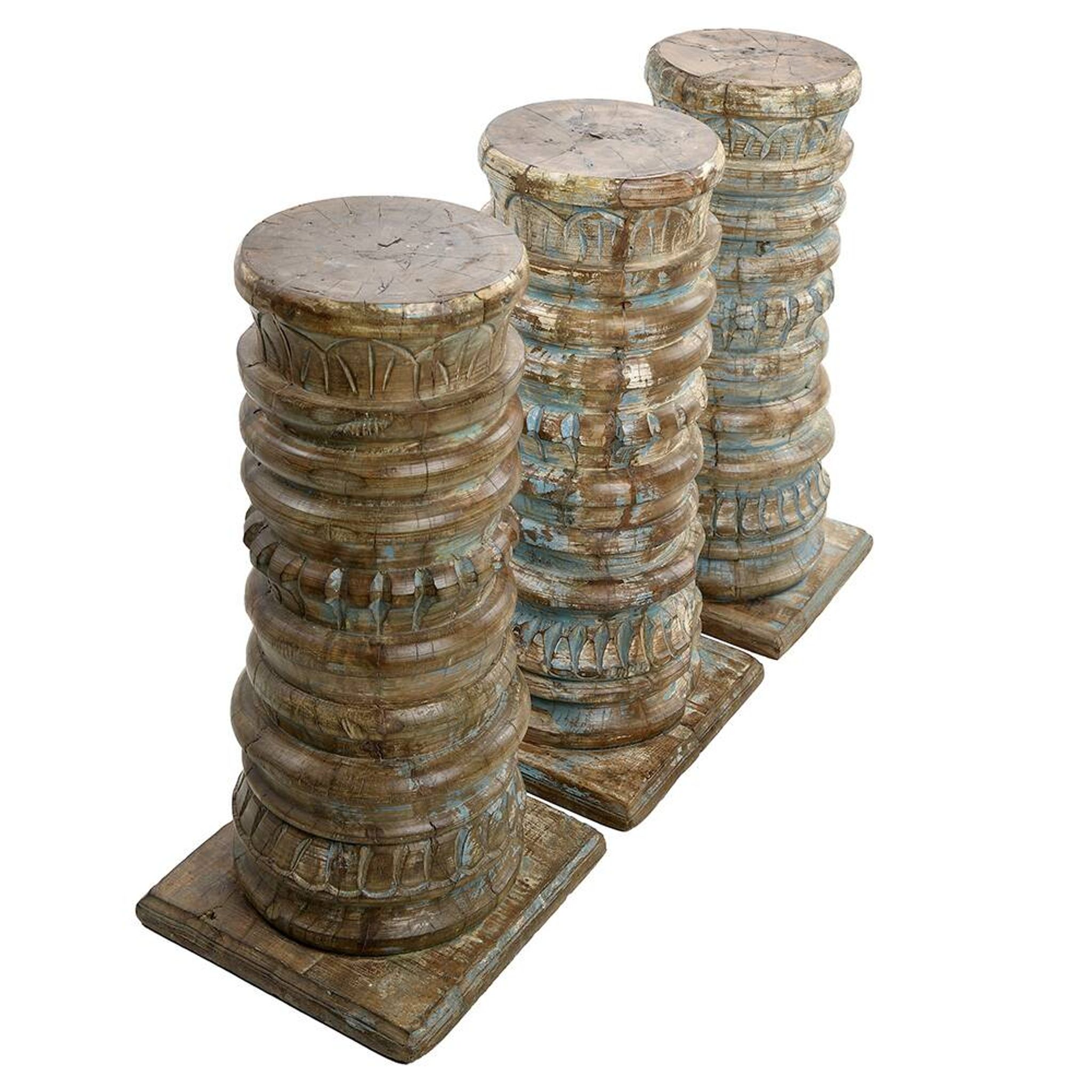 Colonne en bois massif patiné