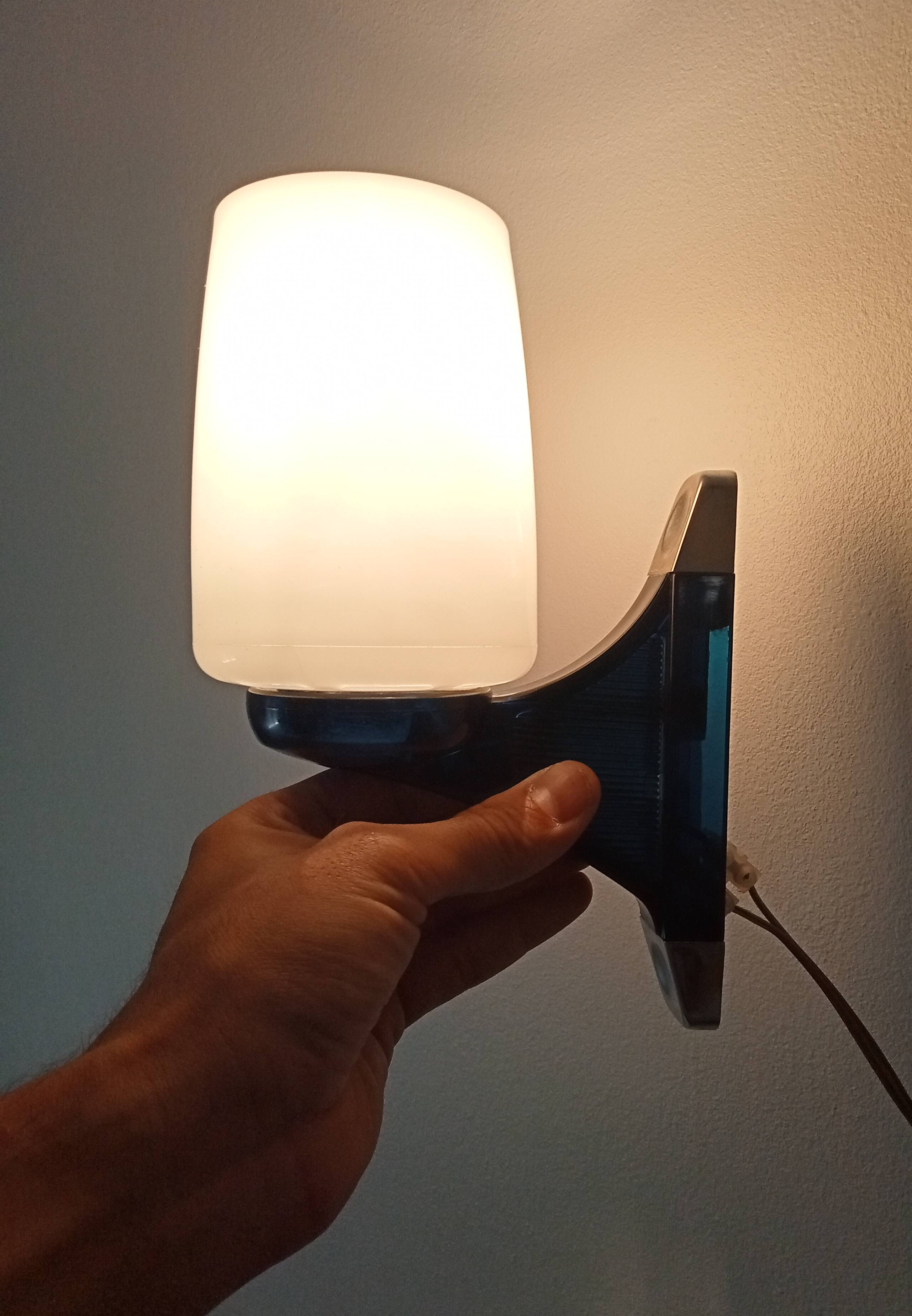 Grosfillex Space Age wall light from the 70s