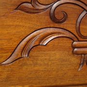 Grand buffet 2 corps en noyer et marbre