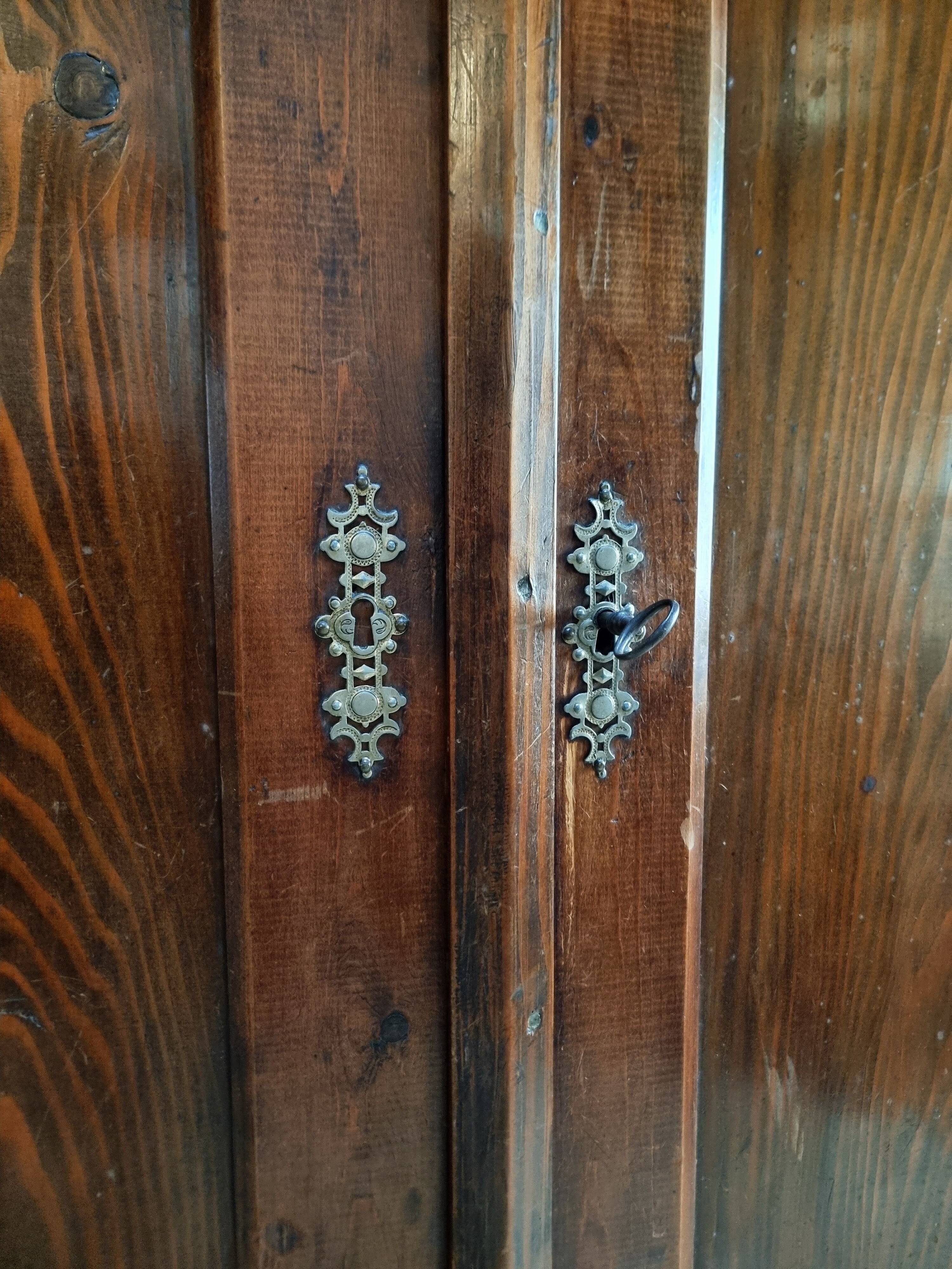 Antique French pine bonnetière – rustic country wardrobe – circa 1900–1920