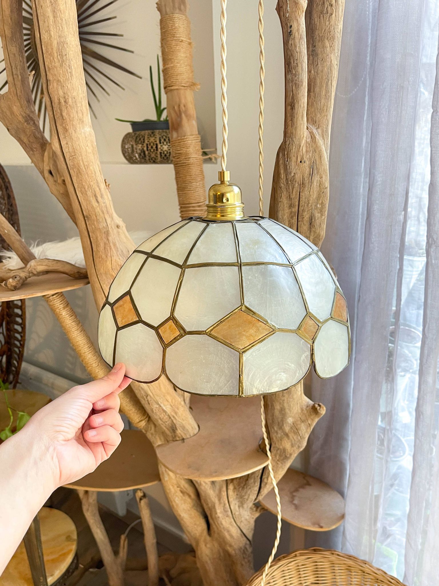 Vintage mother-of-pearl and vintage brass pendant light 1970