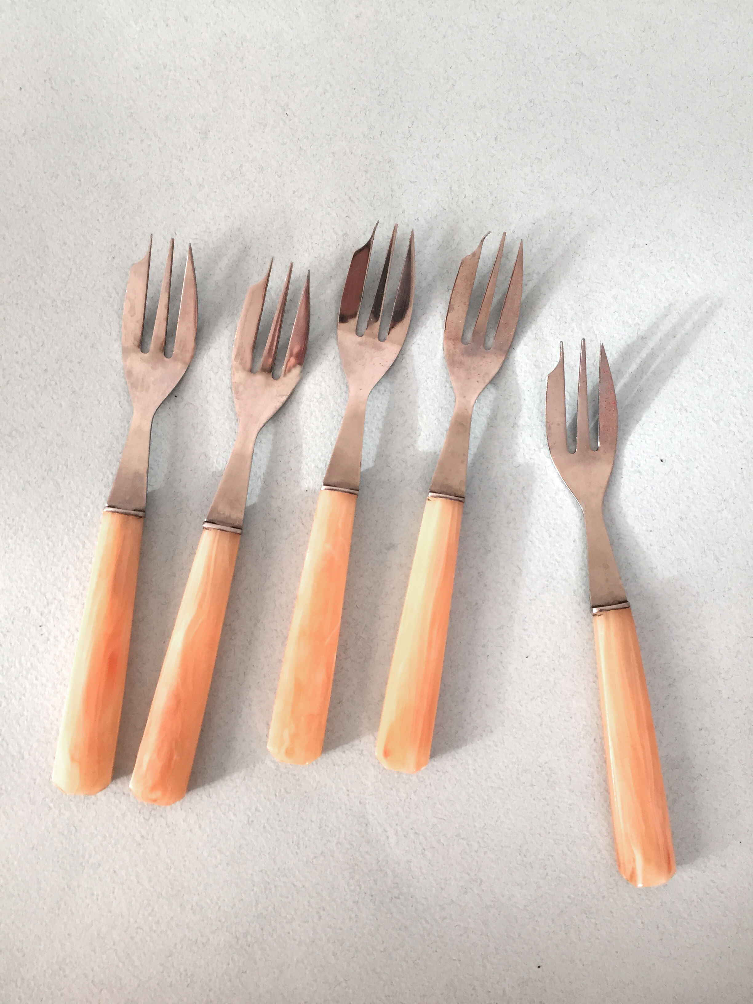 Box 12 dessert forks and 1 cake knife