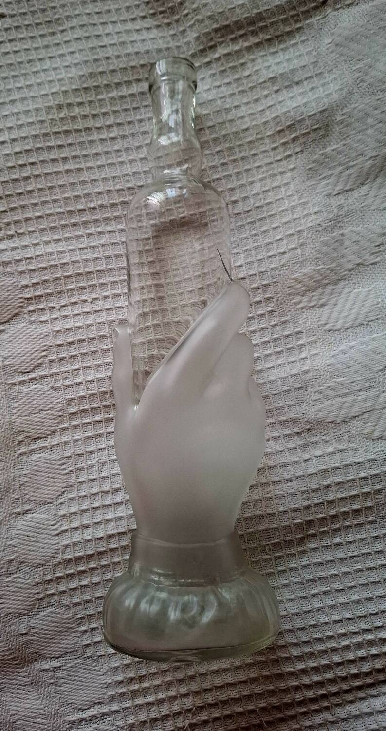 Hand-made bottle from the Legras factory in Saint-Denis 250827