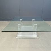 Table basse ou table d'appoint en Lucite, années 1970